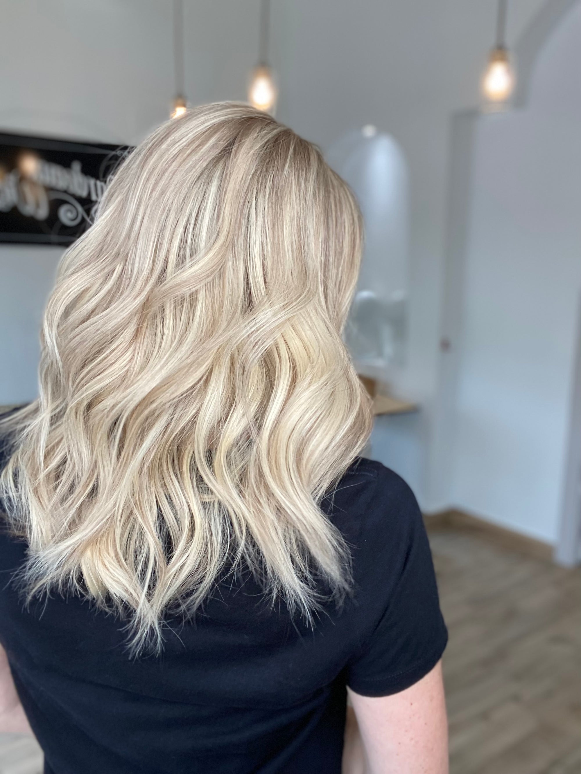 STOCK# JL306.10  GARDEAUX DELUXE LACE TOP WIG