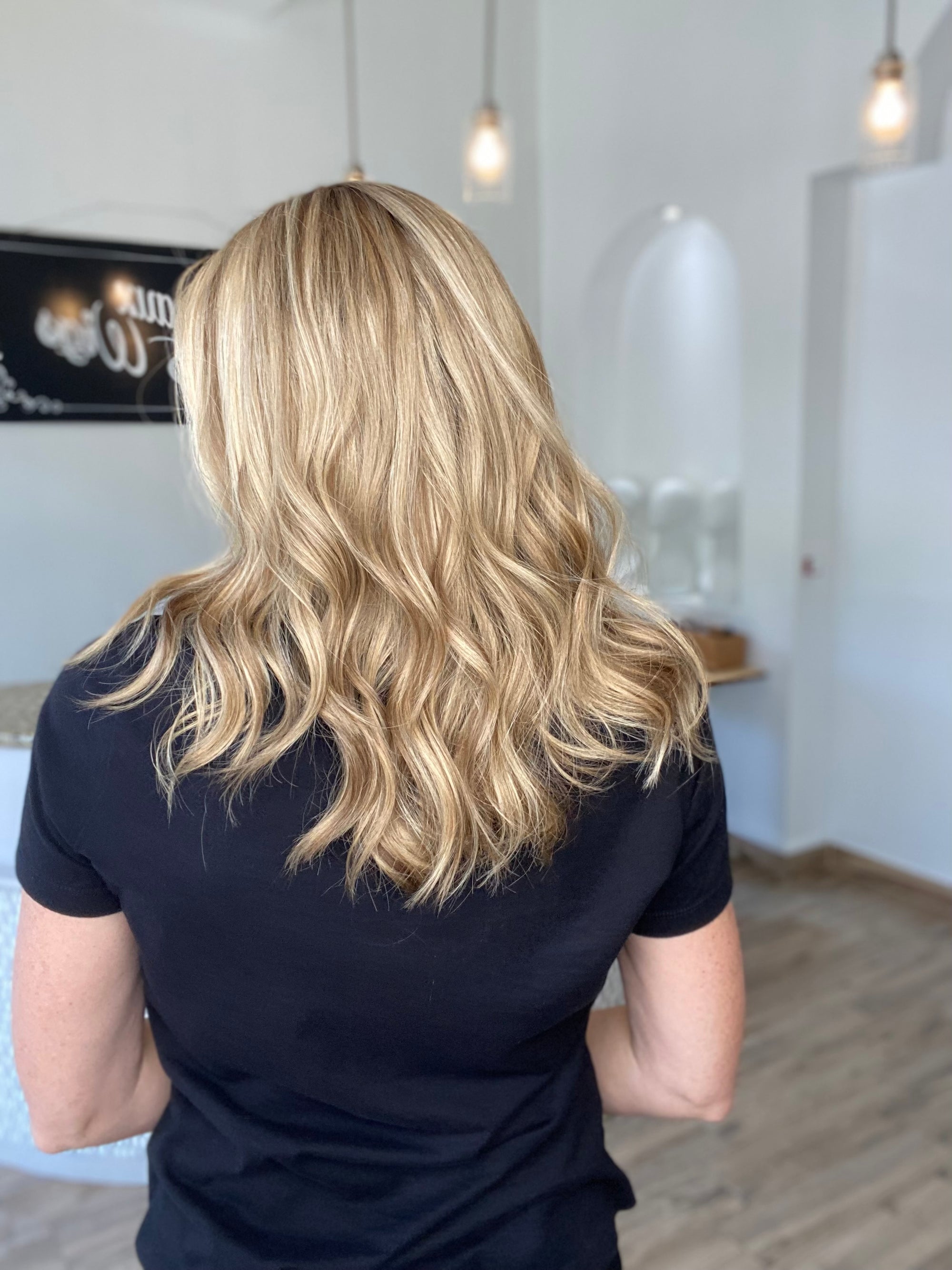 # 7984 GARDEAUX DELUXE HAND TIED SILICONE LINED WIG (MEDIUM CAP)