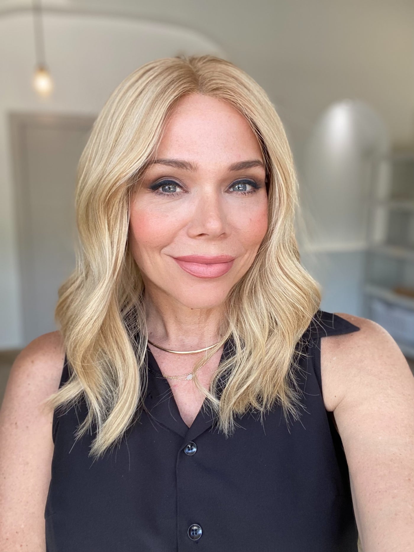 STOCK # JL2-318.10 GARDEAUX DELUXE HAND TIED SILICONE LINED WIG (SMALL CAP)