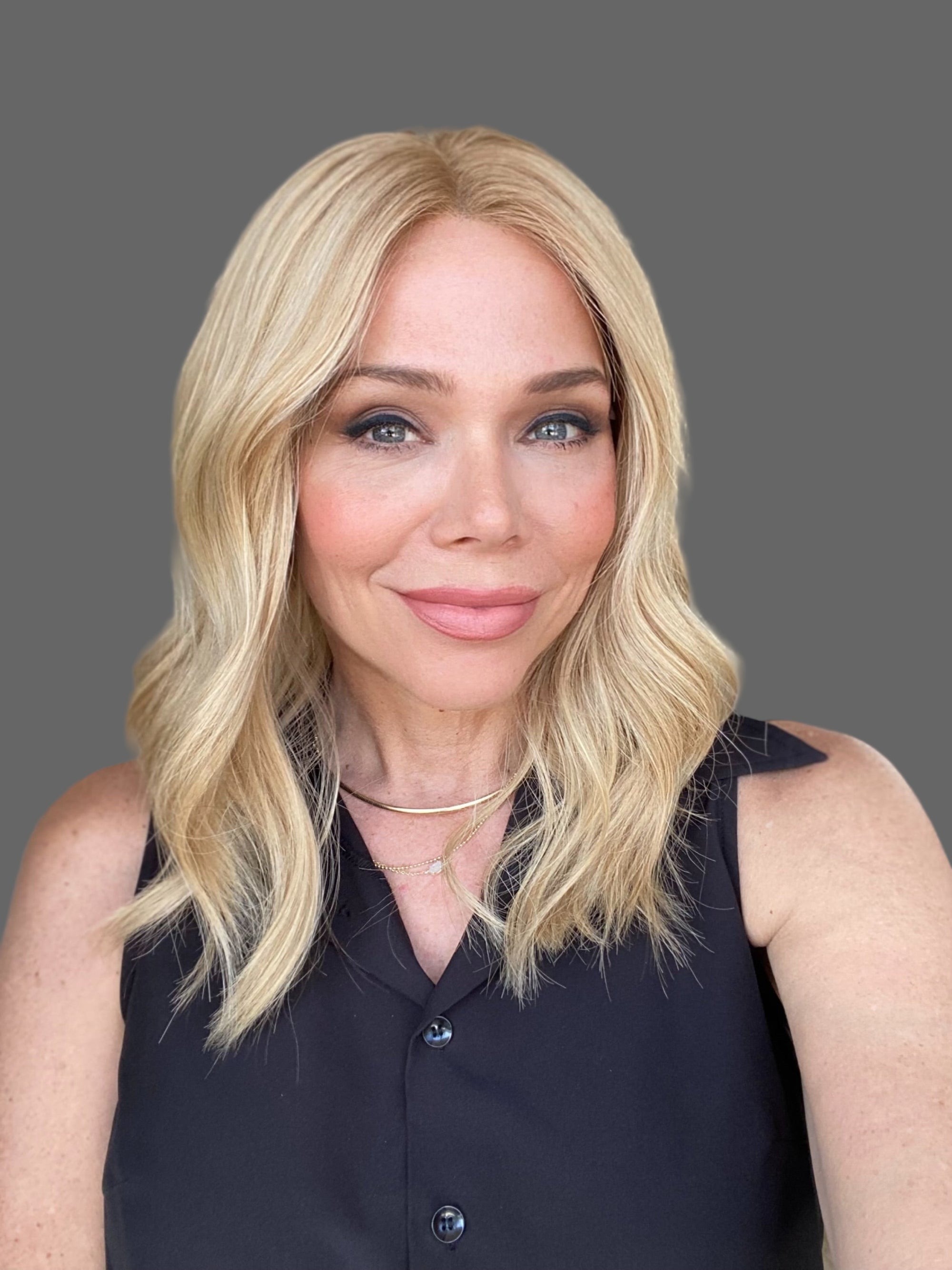 STOCK # JL2-318.10 GARDEAUX DELUXE HAND TIED SILICONE LINED WIG (SMALL CAP)