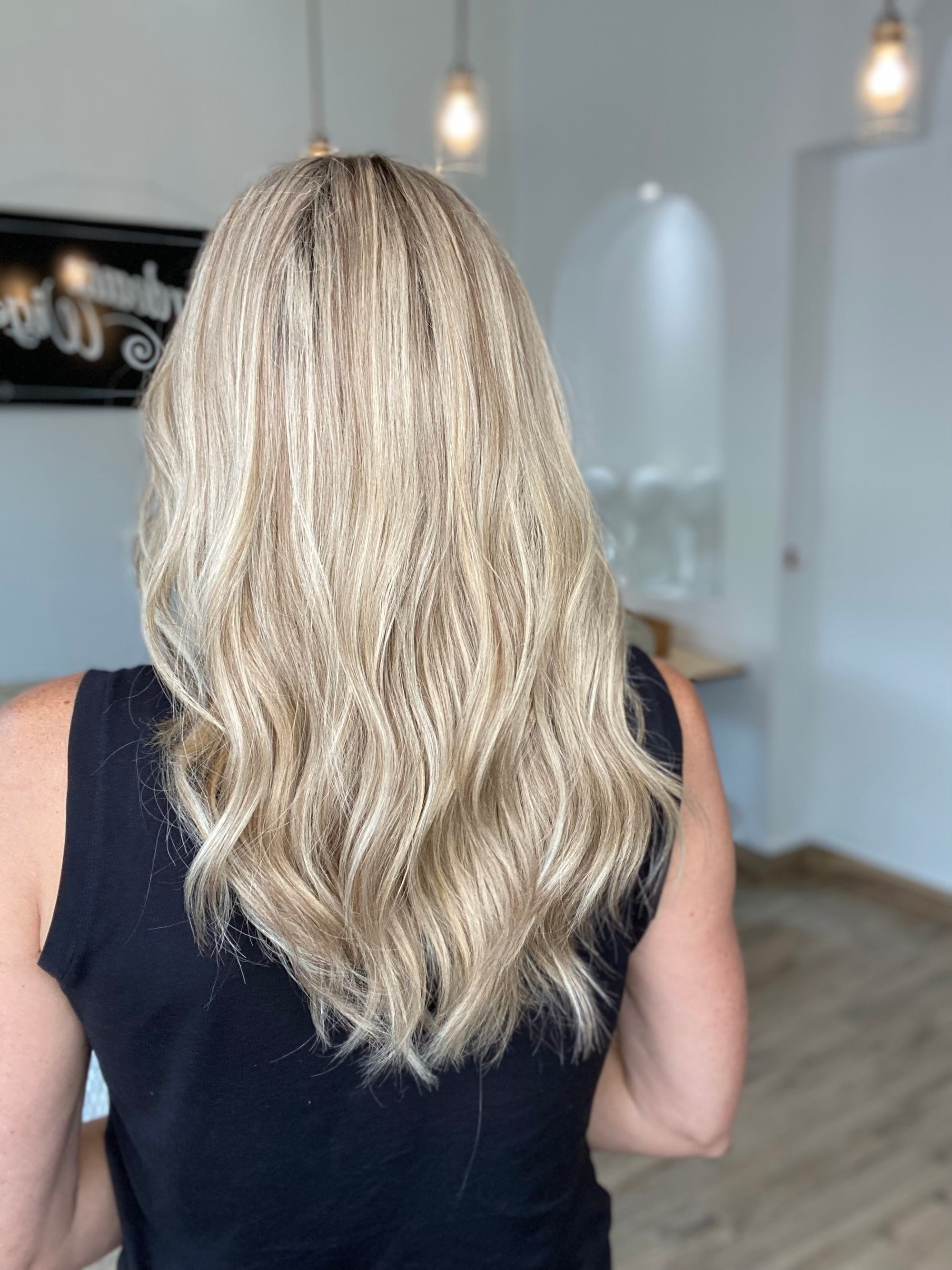 STOCK# JHM325B GARDEAUX DELUXE HAND TIED MONO TOP WIG (MEDIUM CAP)