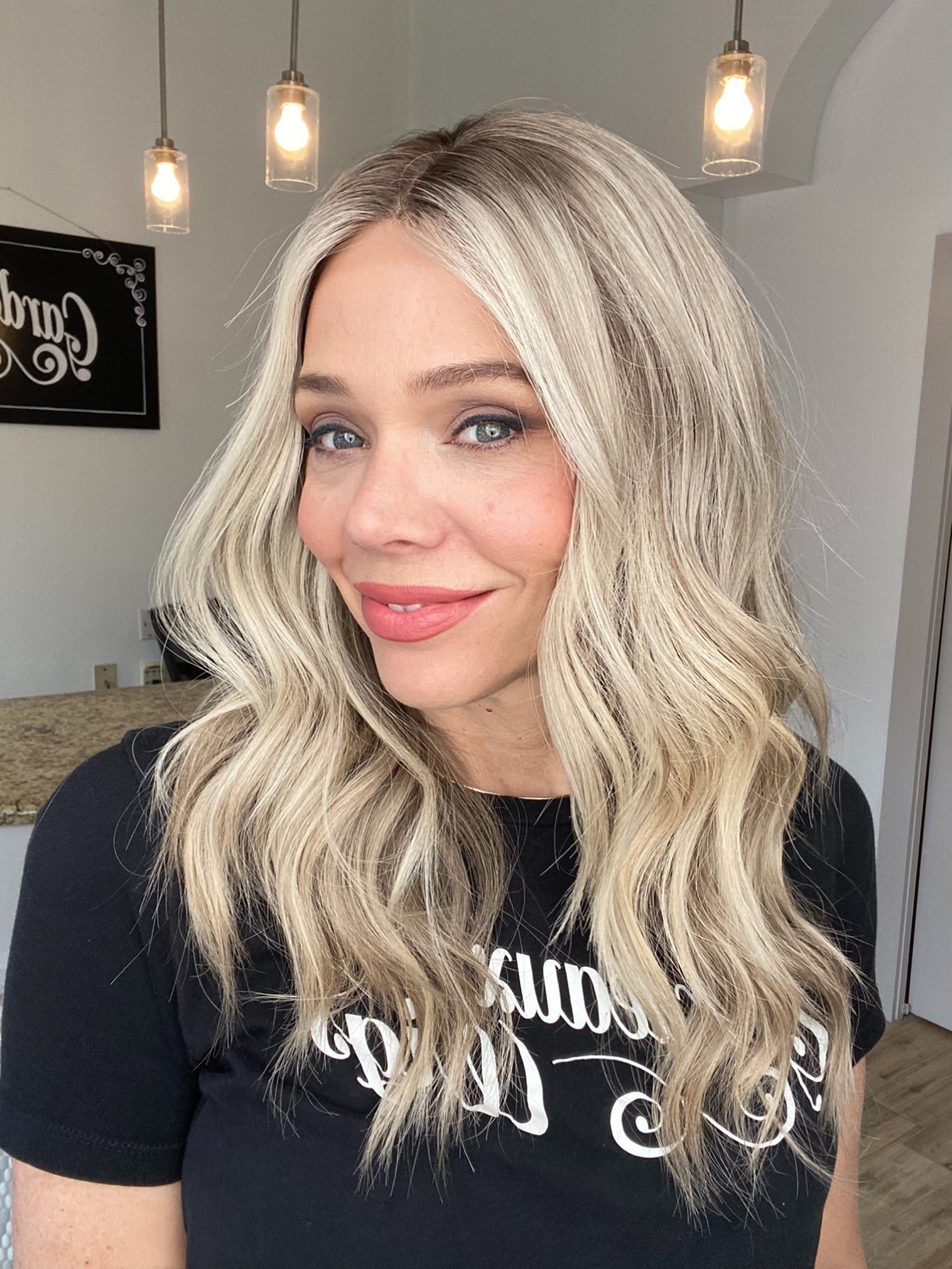 # 8617 GARDEAUX DELUXE HAND TIED, SILICONE LINED GRIPPER WIG (MEDIUM CAP)