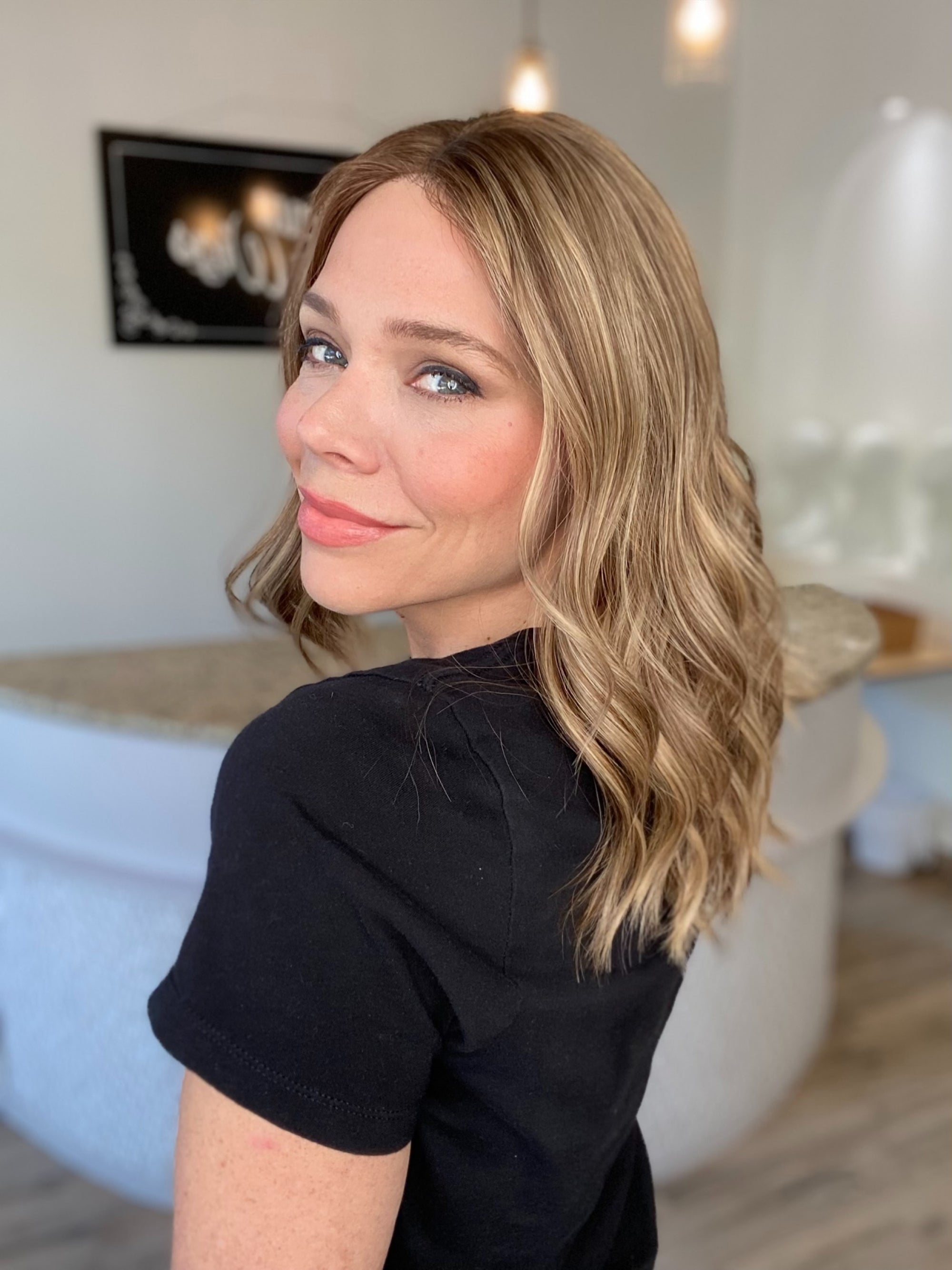 STOCK # JL-362.10 GARDEAUX DELUXE LACE TOP WIG (MEDIUM CAP)