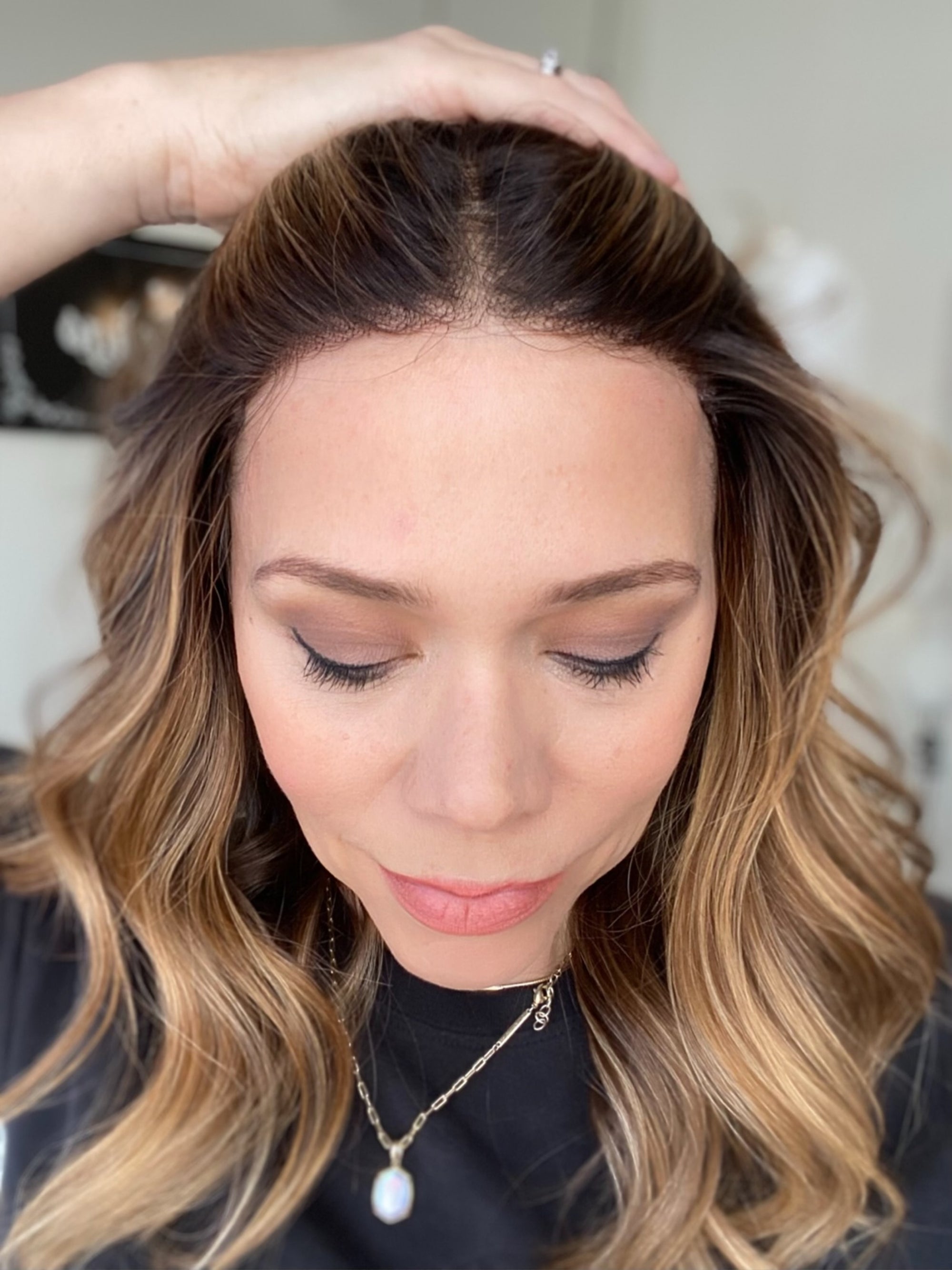 # 8572 GARDEAUX DELUXE HAND TIED MONO TOP WIG (MEDIUM CAP)