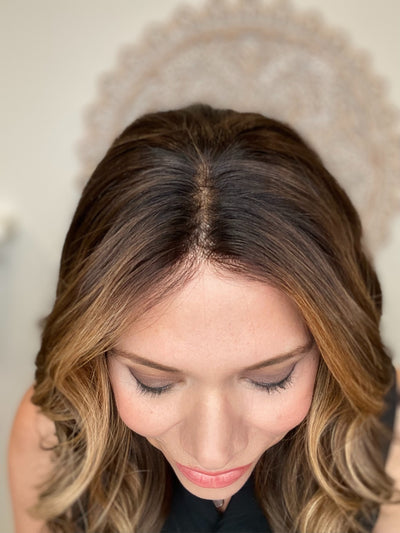 # 8550 GARDEAUX DELUXE HAND TIED MONO TOP WIG (MEDIUM CAP)