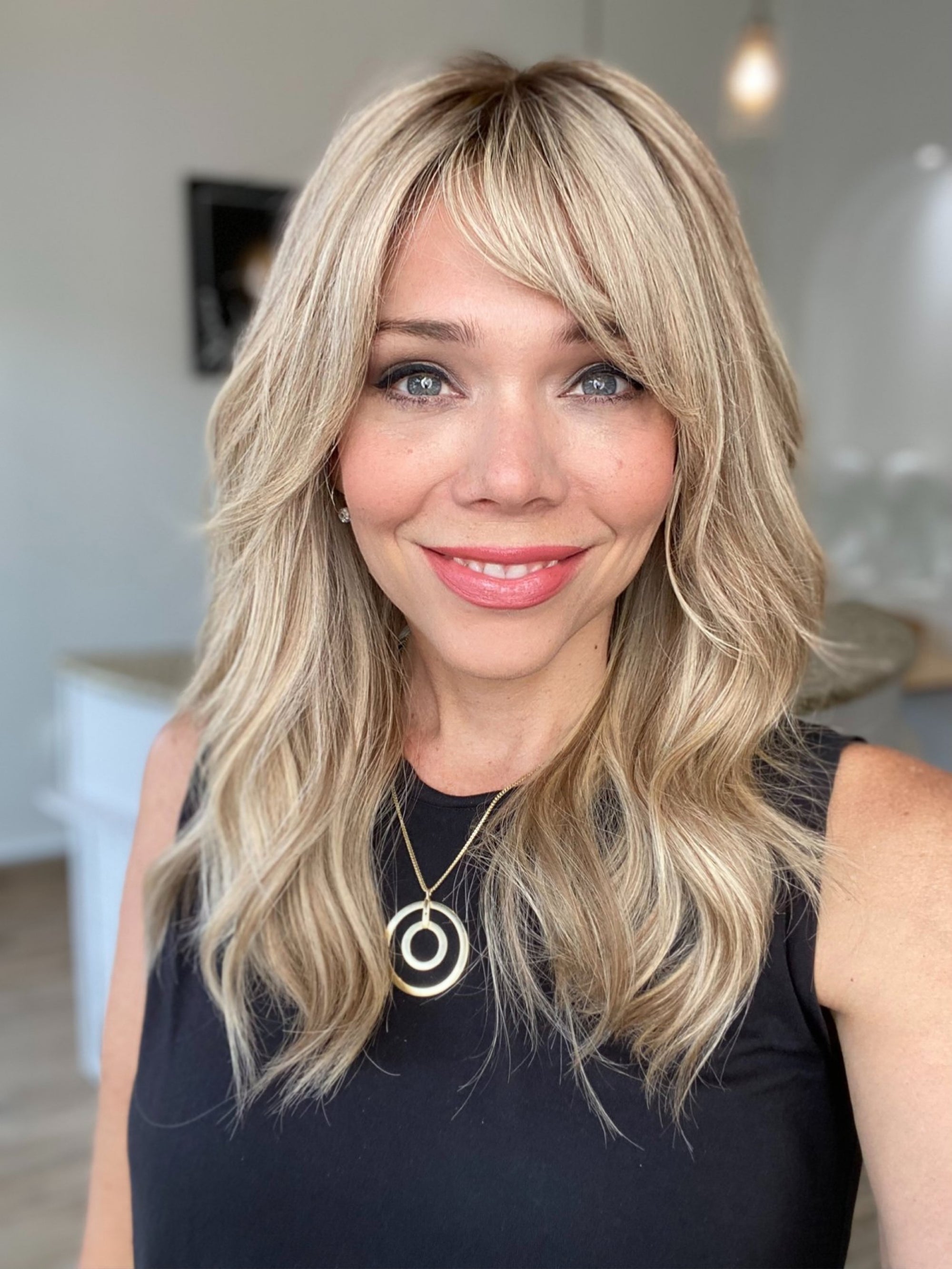 STOCK# JHM325B GARDEAUX DELUXE HAND TIED MONO TOP WIG (MEDIUM CAP)