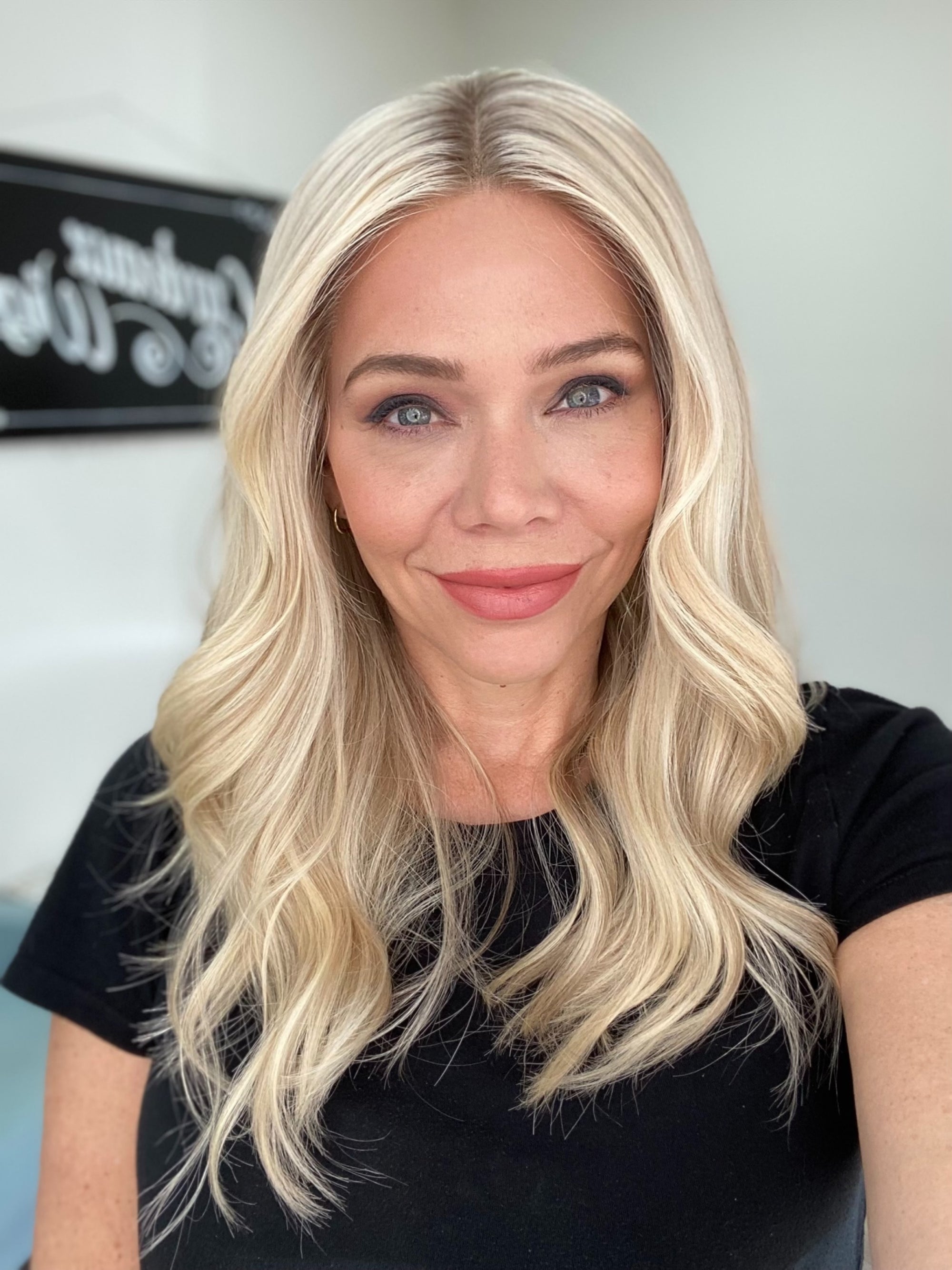 # 8728 GARDEAUX DELUXE HAND TIED MONO TOP WIG (MEDIUM CAP)