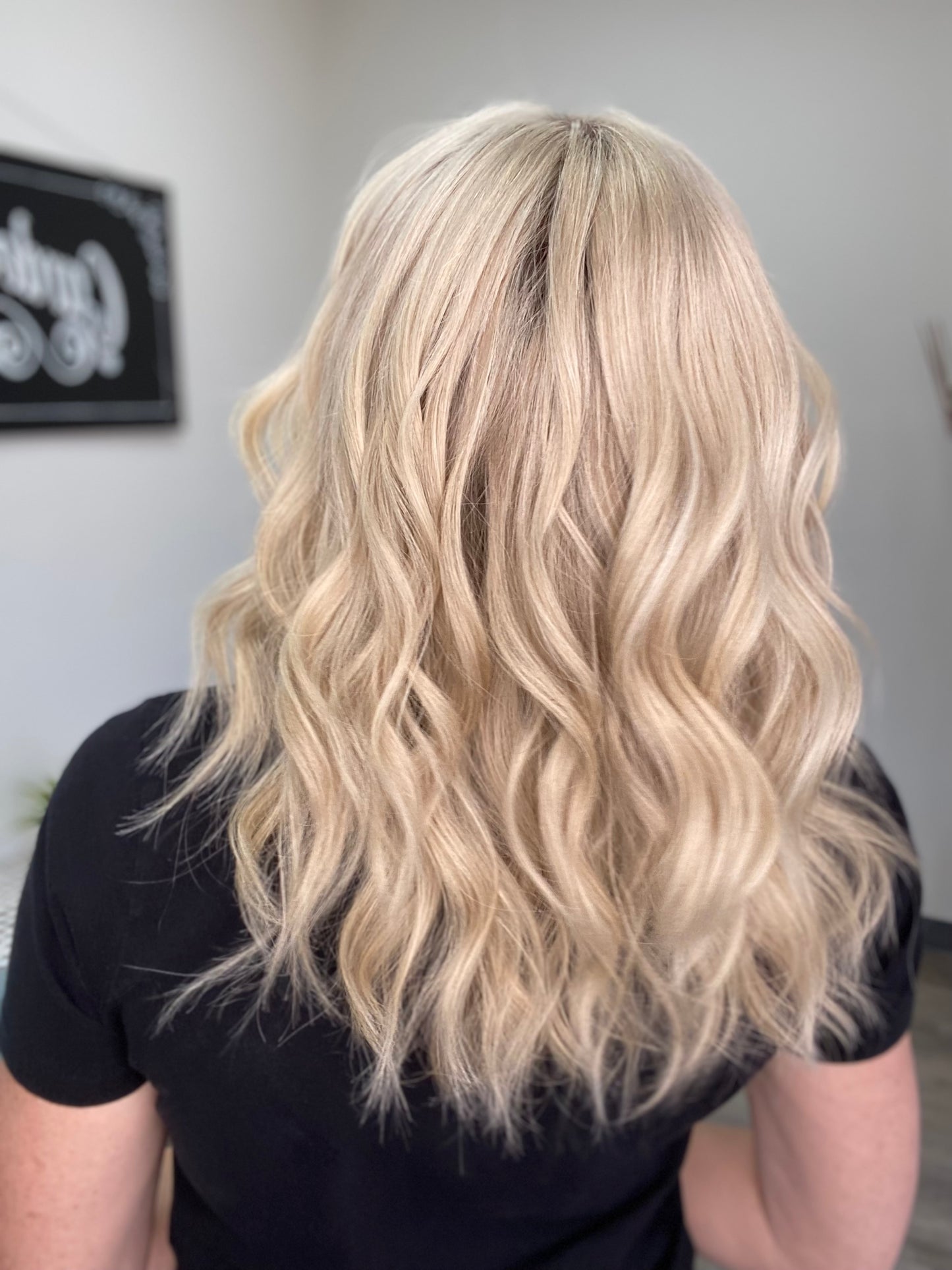 # 8733 GARDEAUX DELUXE HAND TIED MONO TOP WIG (MEDIUM CAP)