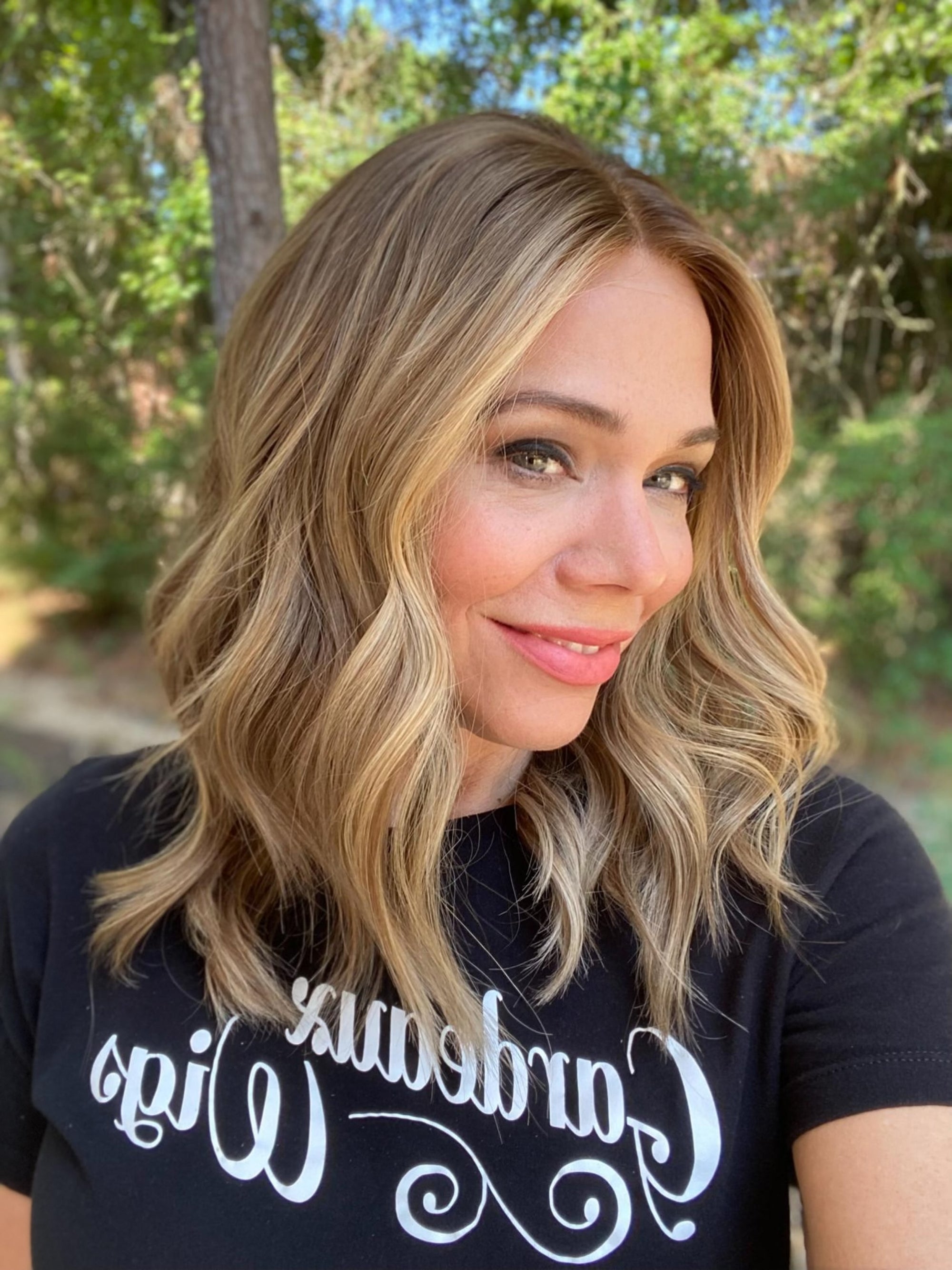 # 8011 GARDEAUX DELUXE HAND TIED SILICONE LINED WIG (MEDIUM CAP)