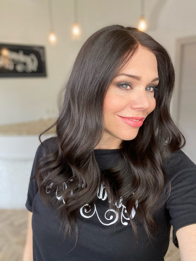 STOCK # JL-1B.12  GARDEAUX DELUXE LACE TOP WIG (MEDIUM CAP)