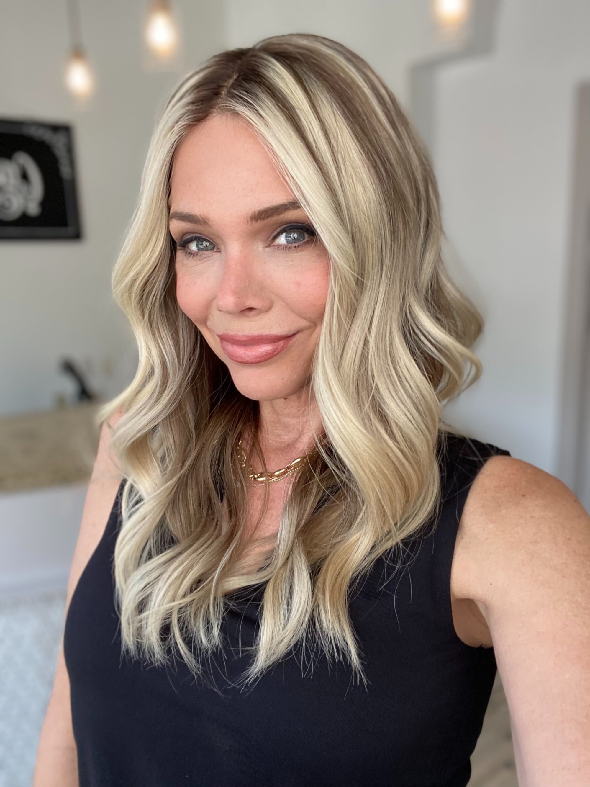 # 8486 GARDEAUX DELUXE HAND TIED MONO TOP WIG (SMALL CAP)