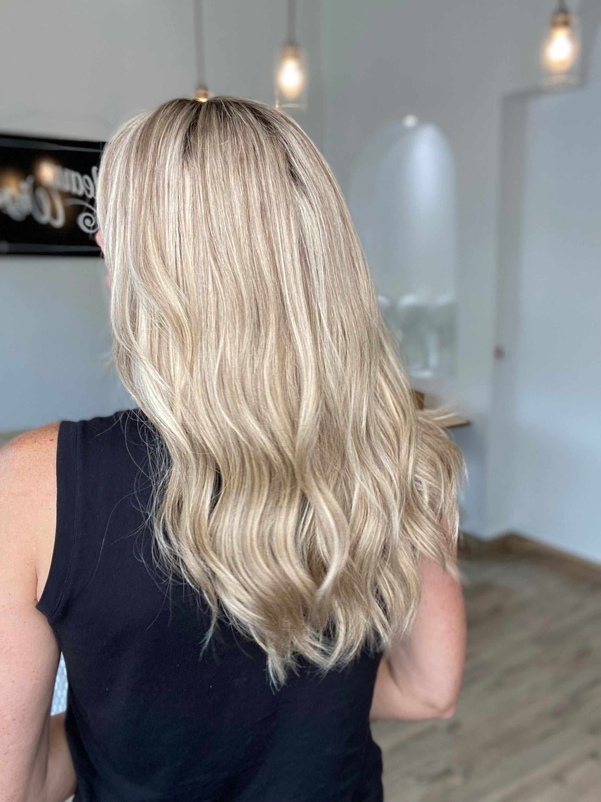 STOCK# JHM325B GARDEAUX DELUXE HAND TIED MONO TOP WIG (MEDIUM CAP)