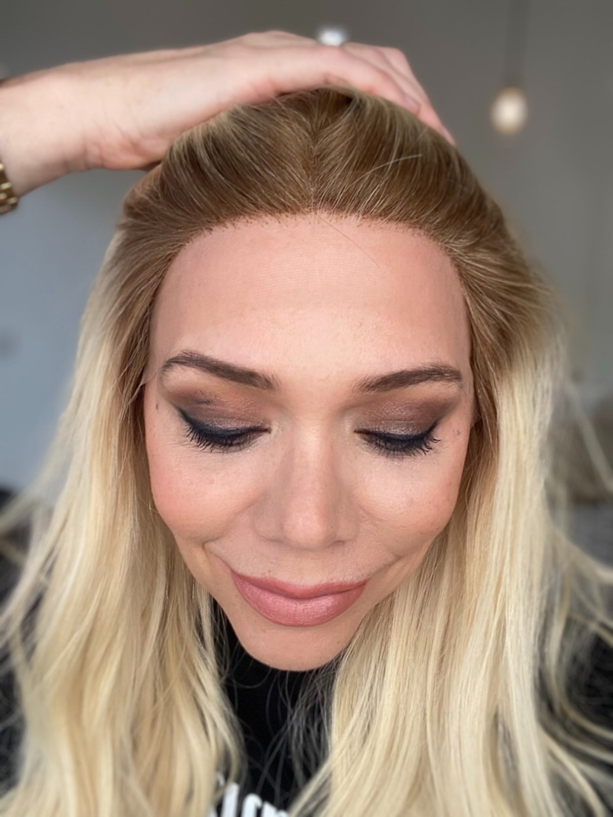 STOCK# JL326 GARDEAUX DELUXE LACE TOP WIG (MEDIUM CAP)