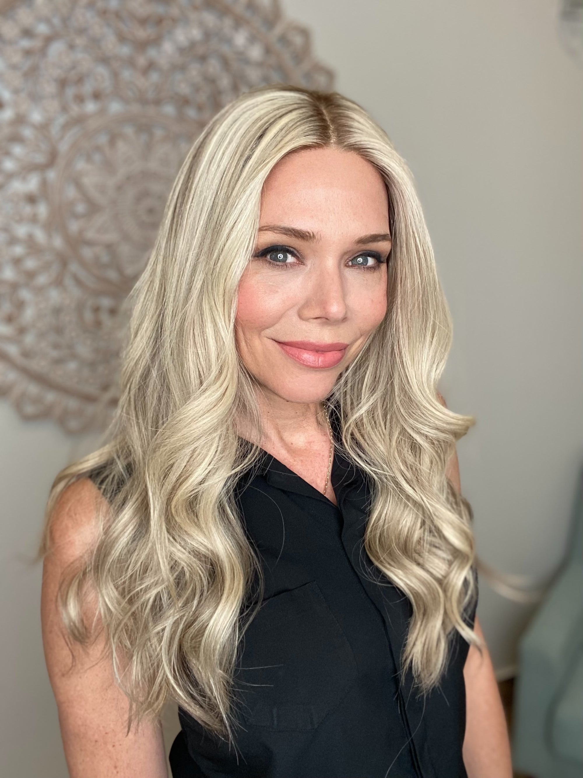 # 8545 GARDEAUX DELUXE DOUBLE LACE TOP WHOPPER WIG (MEDIUM CAP)