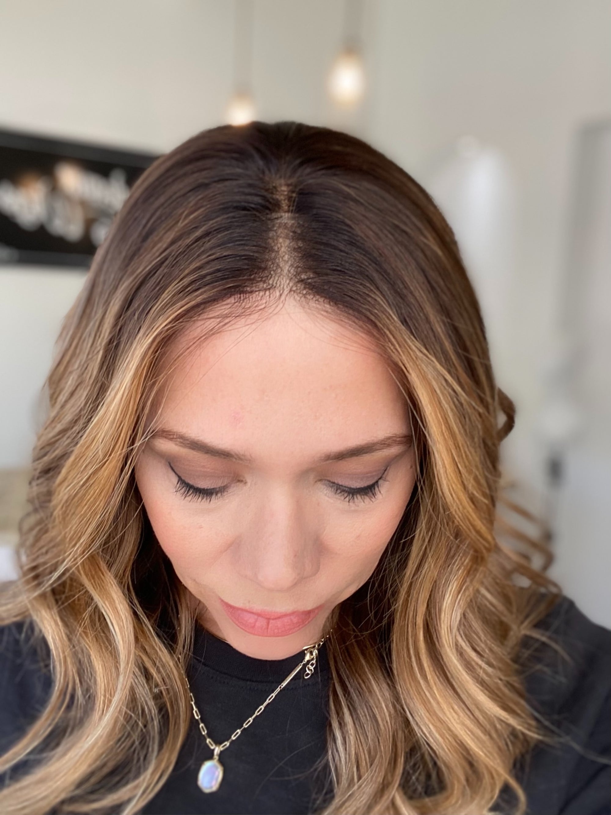 # 8572 GARDEAUX DELUXE HAND TIED MONO TOP WIG (MEDIUM CAP)