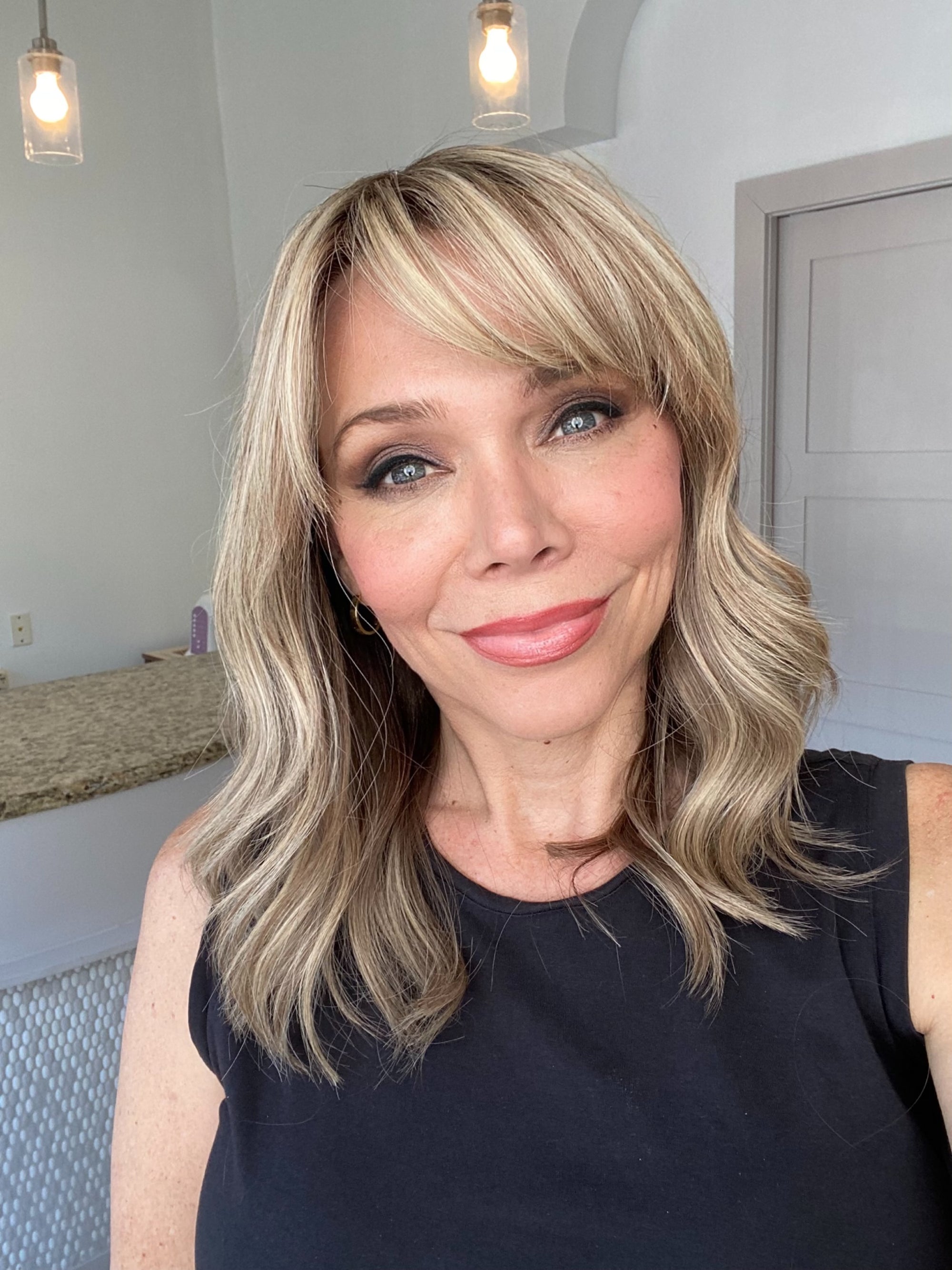 # 8523 GARDEAUX DELUXE HAND TIED MONO TOP WIG (SMALL CAP)