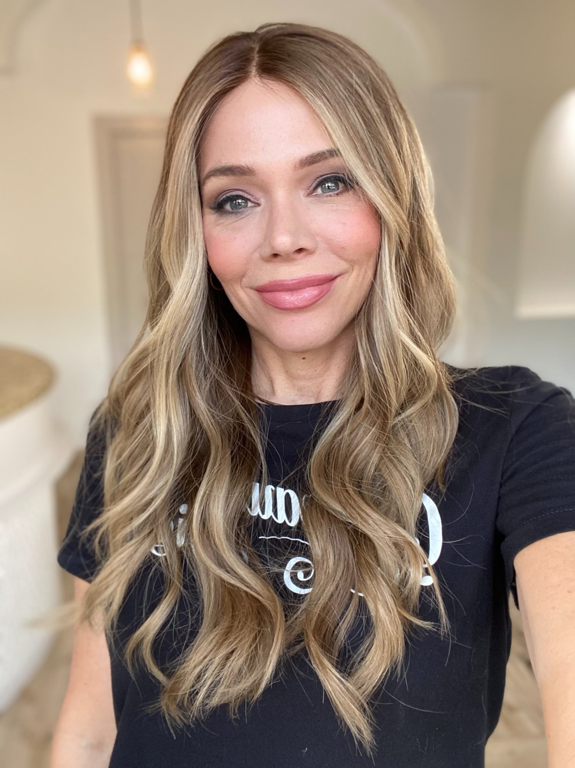 # 8498 GARDEAUX DELUXE HAND TIED MONO TOP WIG (MEDIUM CAP)