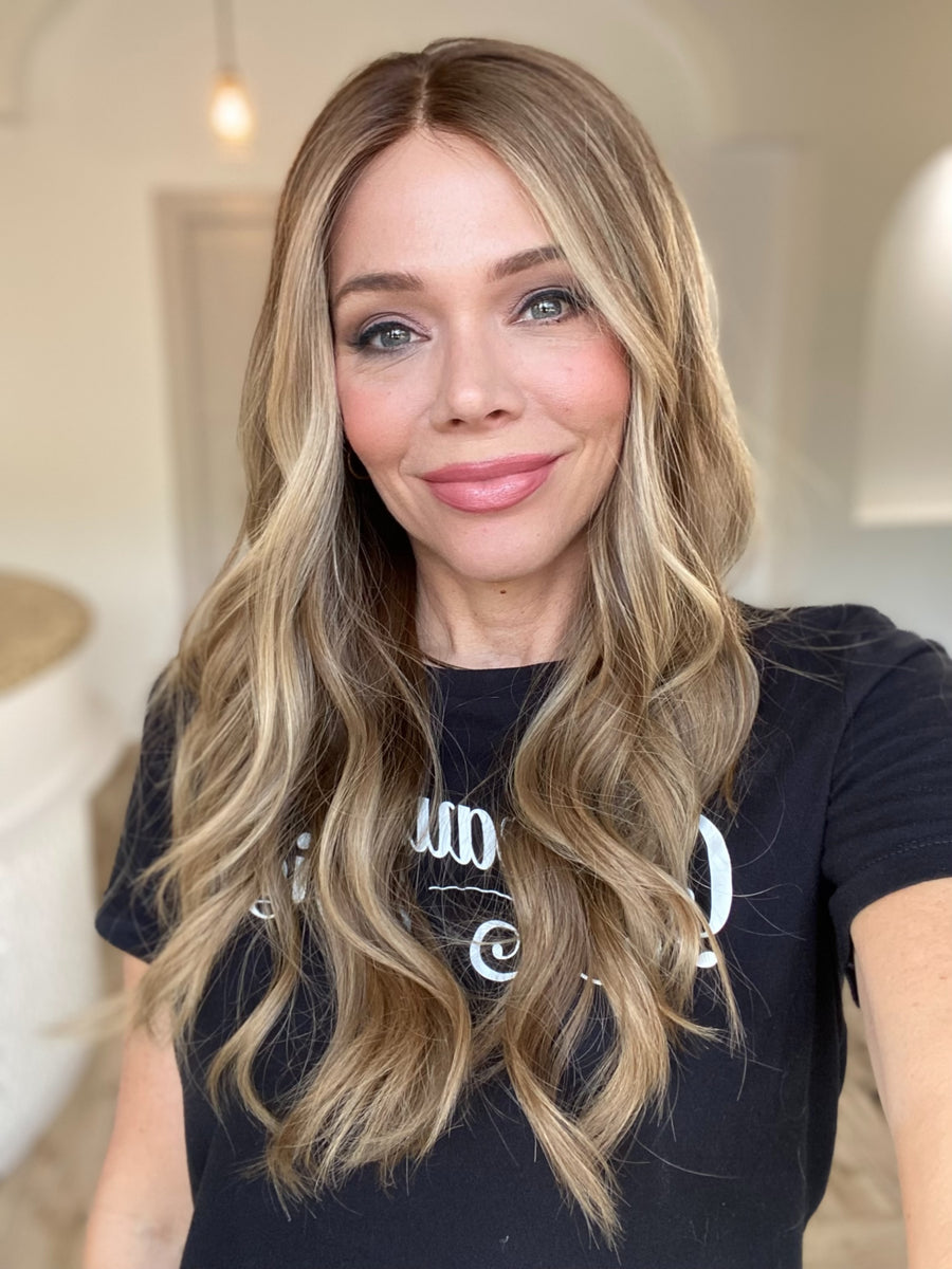 # 8498 GARDEAUX DELUXE HAND TIED MONO TOP WIG (MEDIUM CAP)