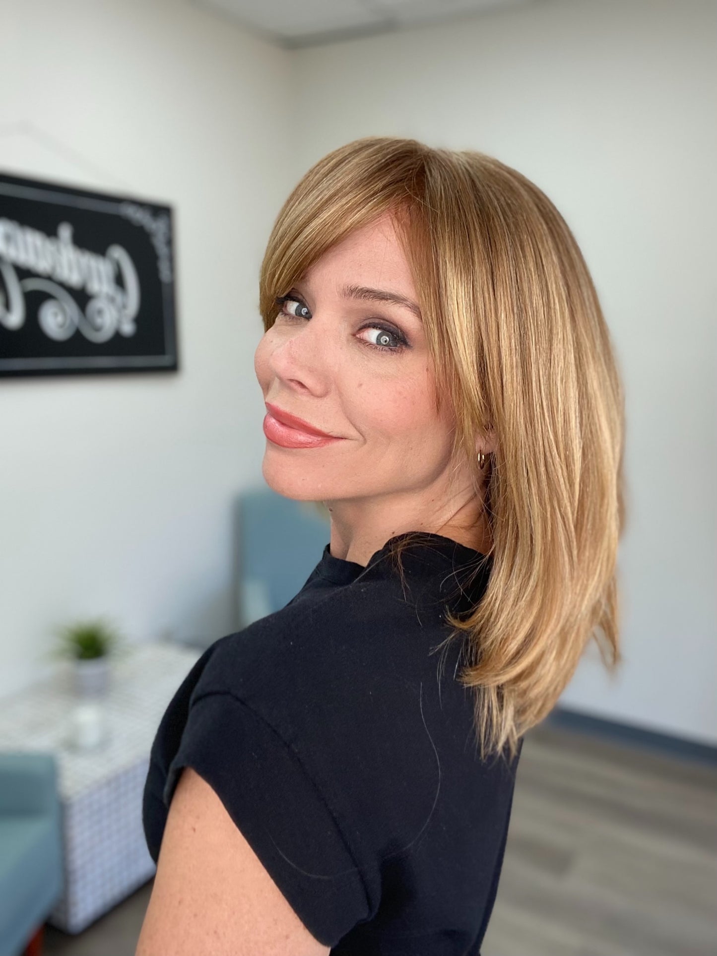 # 8747 GARDEAUX DELUXE DOUBLE MONO TOP WIG (MEDIUM CAP)