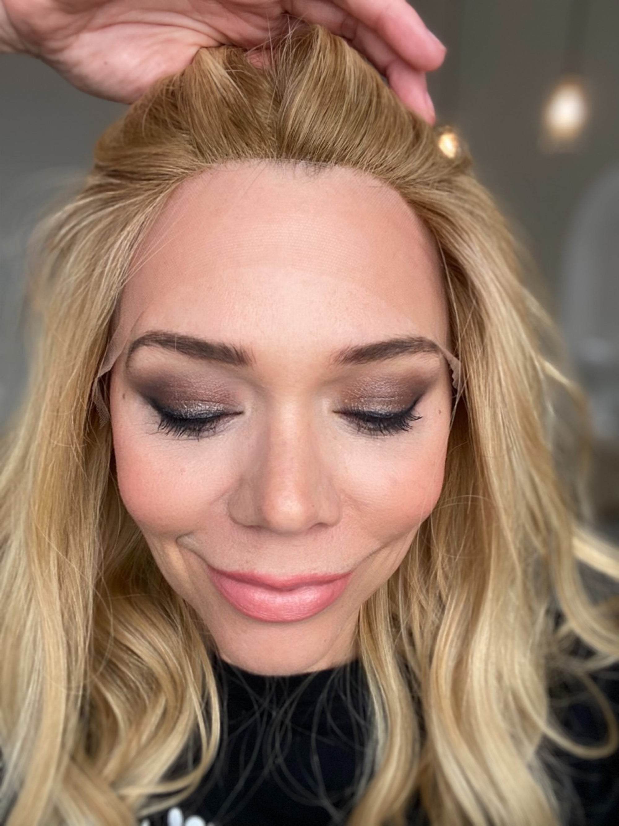 STOCK# JL301.10  GARDEAUX DELUXE LACE TOP WIG (MEDIUM CAP)