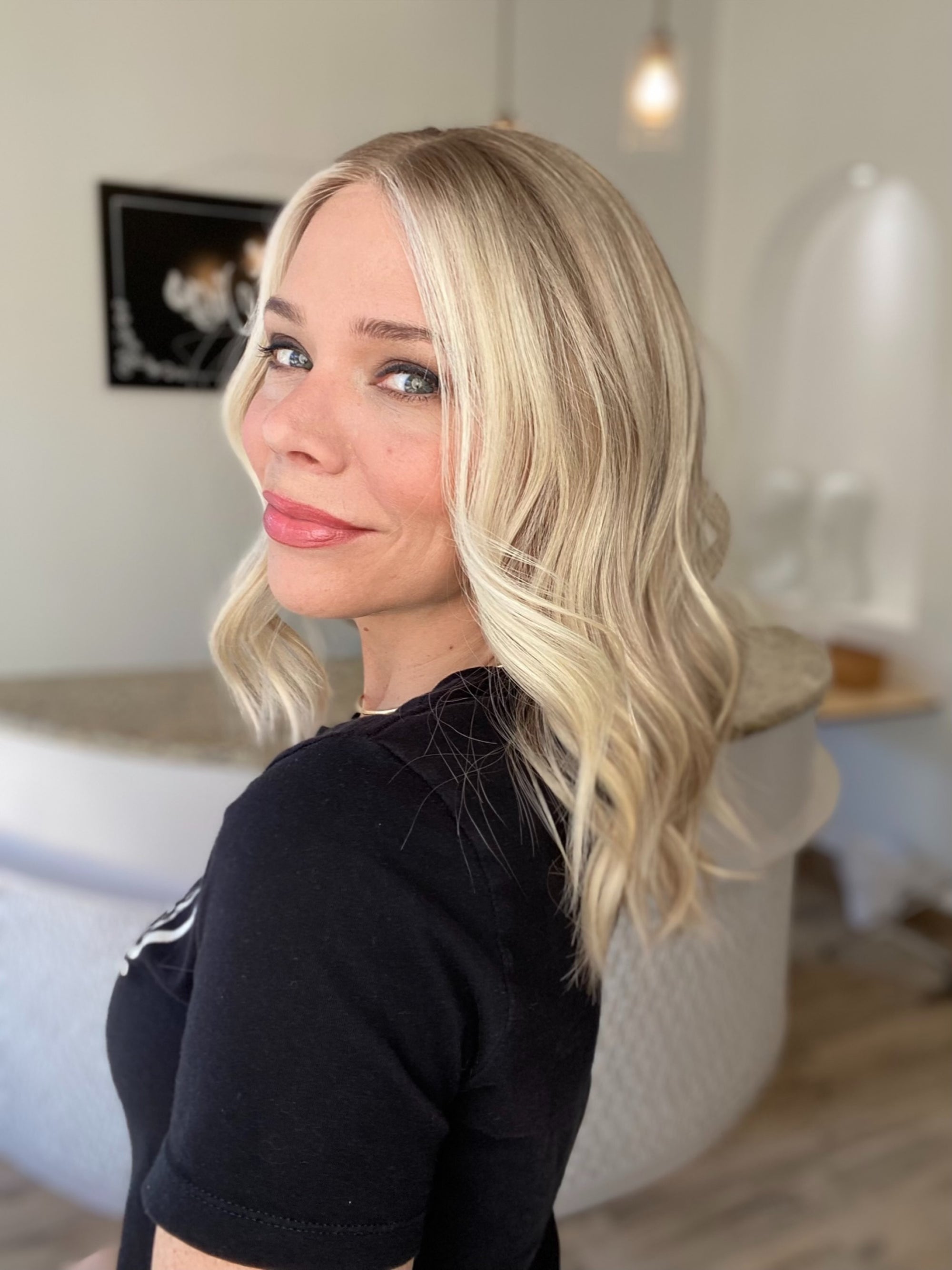 # 8573 GARDEAUX DELUXE HAND TIED MONO TOP WIG (MEDIUM CAP)