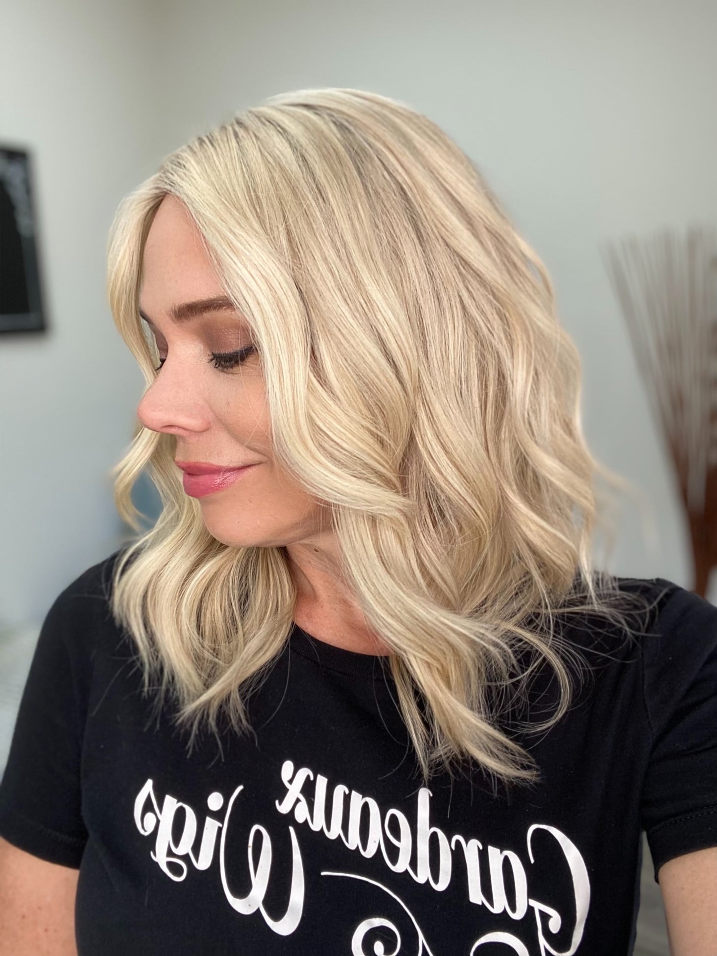 # 8733 GARDEAUX DELUXE HAND TIED MONO TOP WIG (MEDIUM CAP)