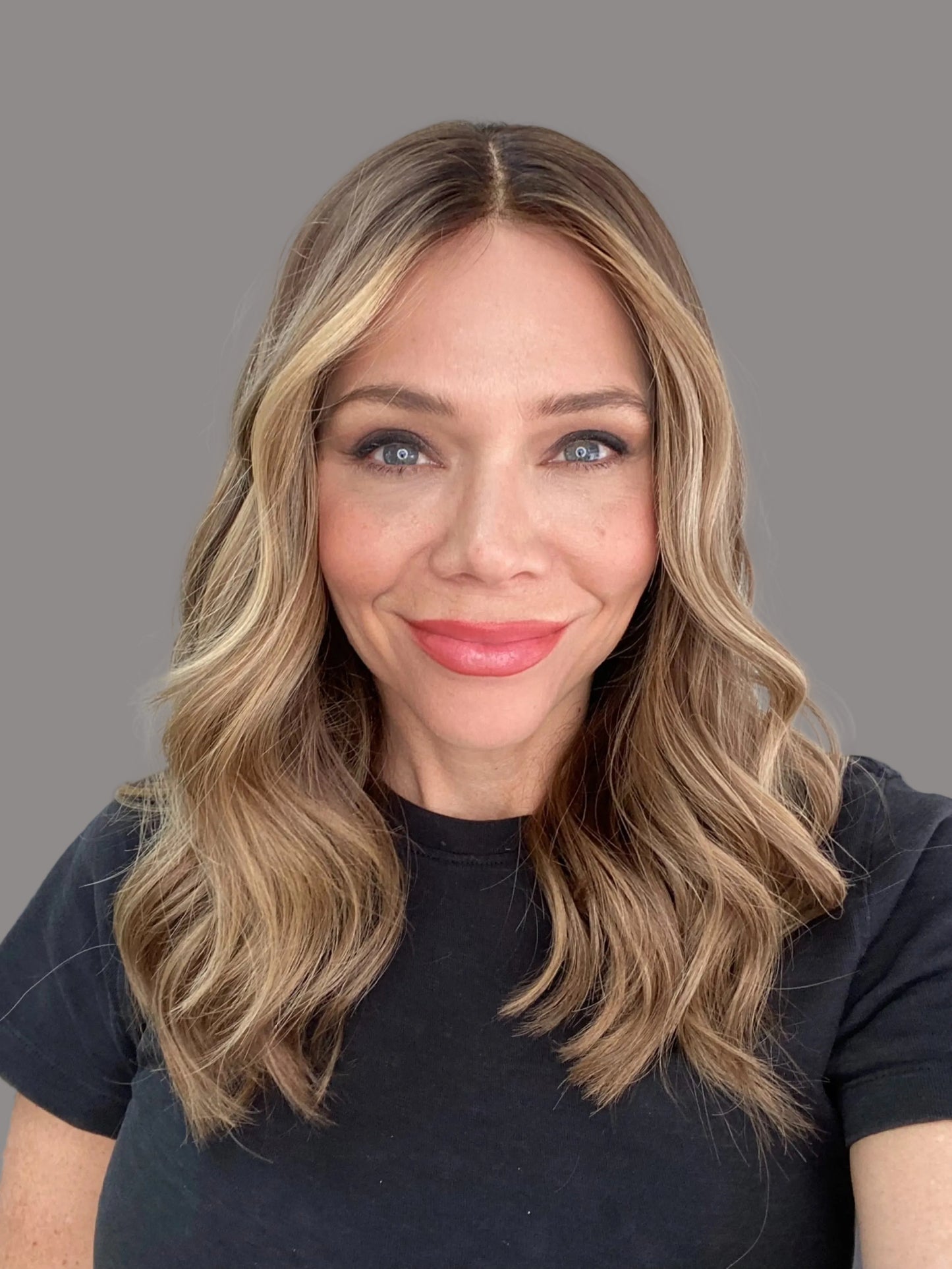 # 8734 GARDEAUX DELUXE SILK TOP LACE FRONT WIG (MEDIUM CAP)