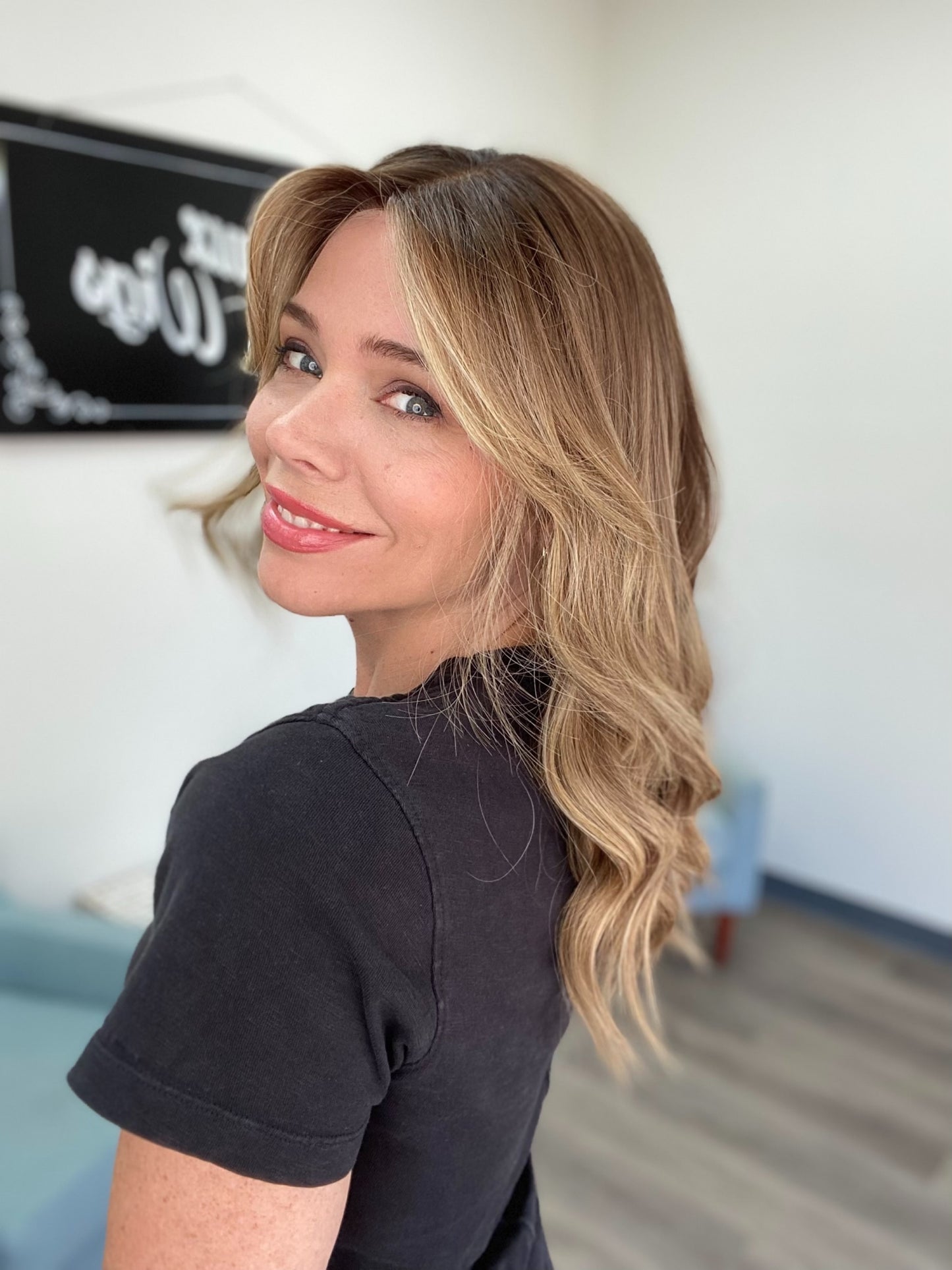 # 8720 GARDEAUX DELUXE HAND TIED MONO TOP WIG (MEDIUM CAP)