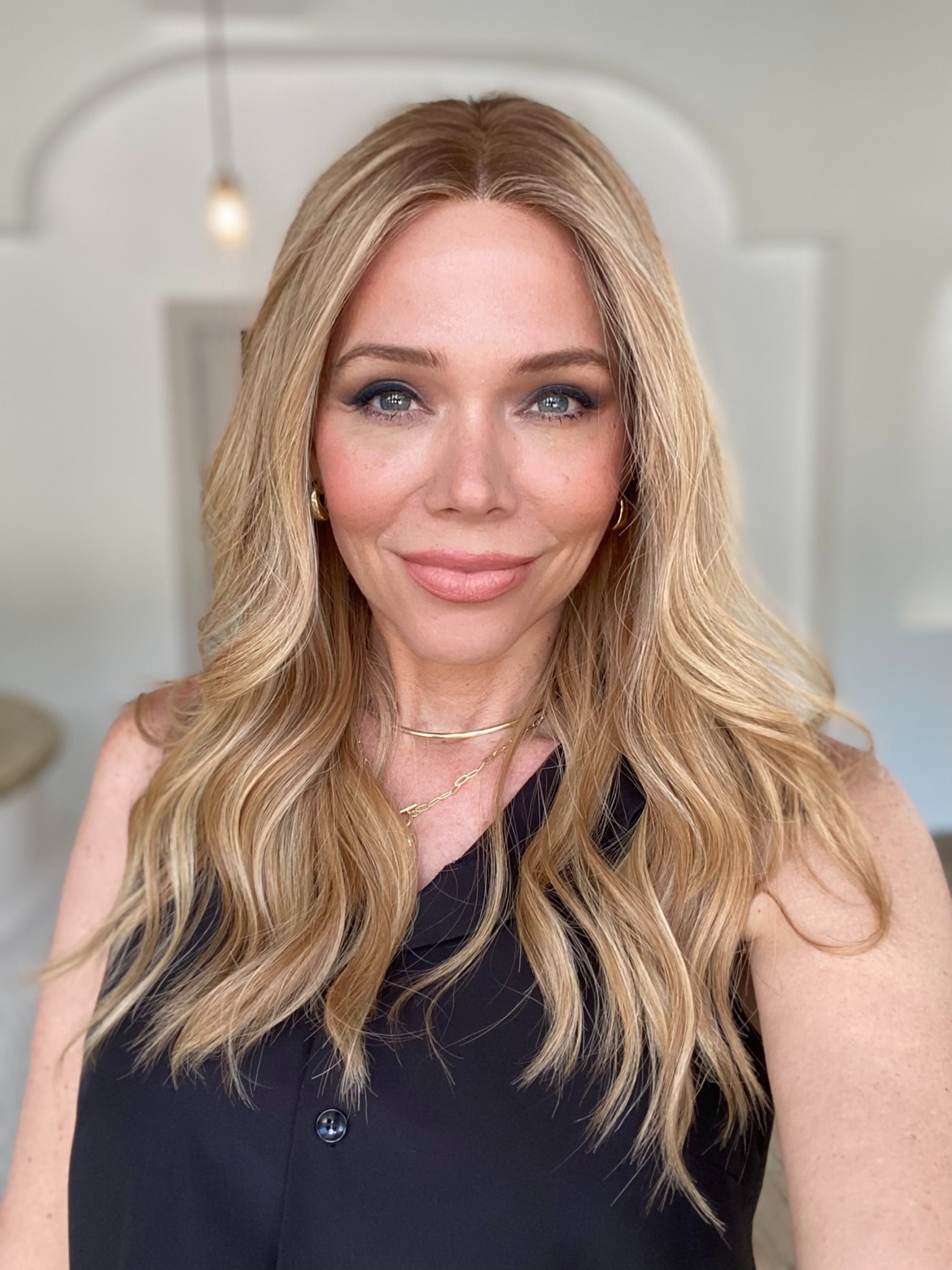 STOCK # JL-357.14 GARDEAUX DELUXE LACE TOP WIG (MEDIUM CAP)