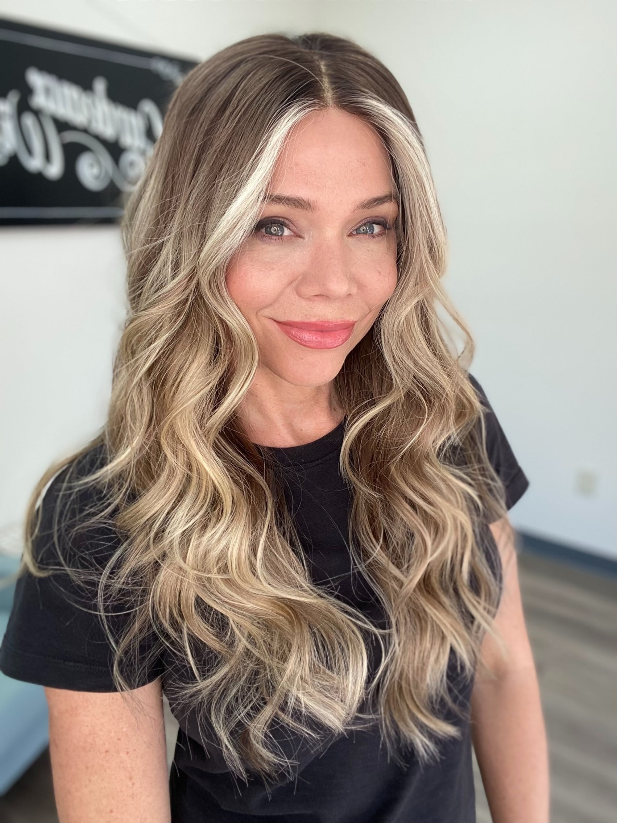 # 8722 GARDEAUX DELUXE HAND TIED MONO TOP WIG (MEDIUM CAP)