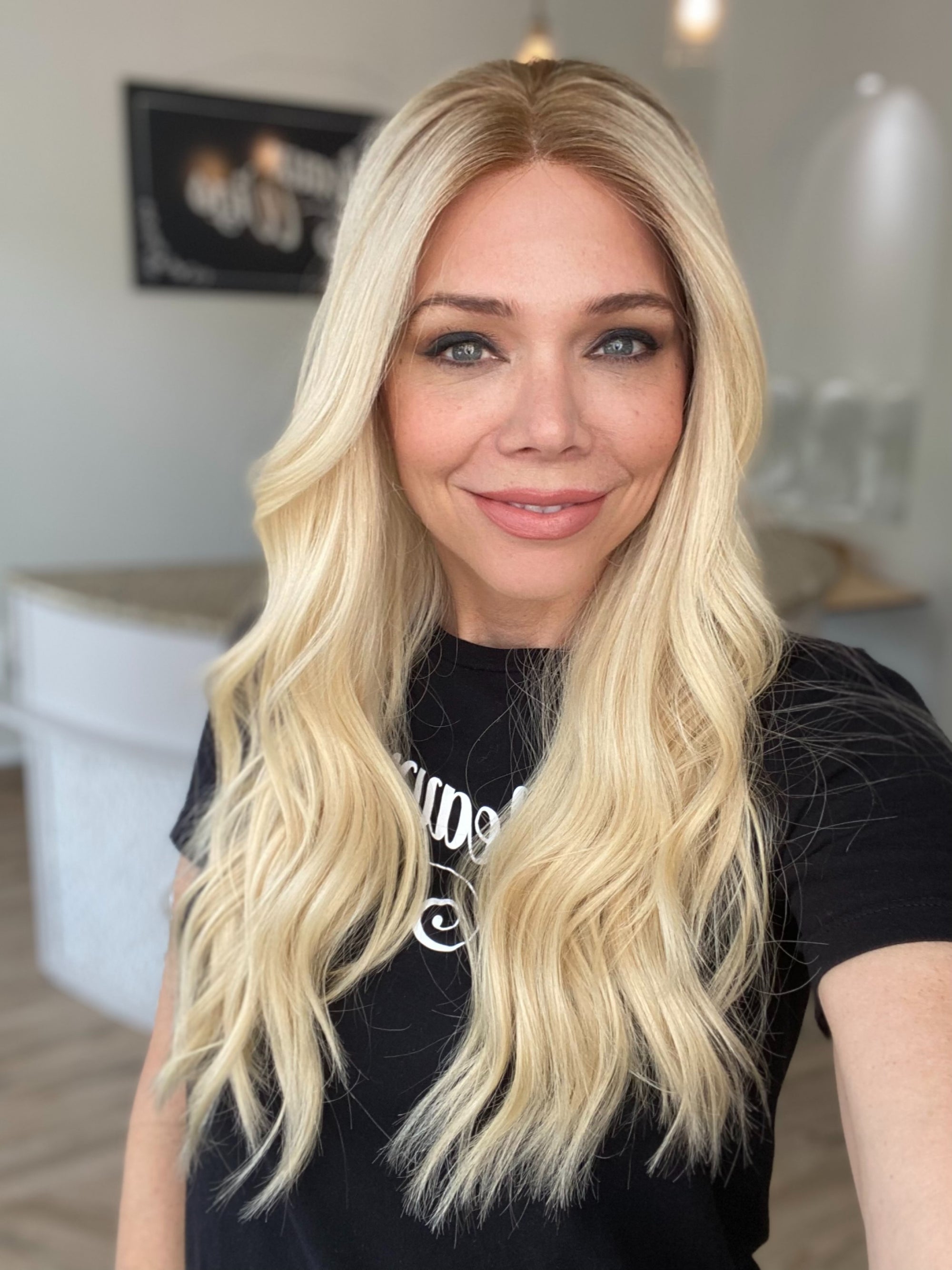 STOCK# JL326 GARDEAUX DELUXE LACE TOP WIG (MEDIUM CAP)