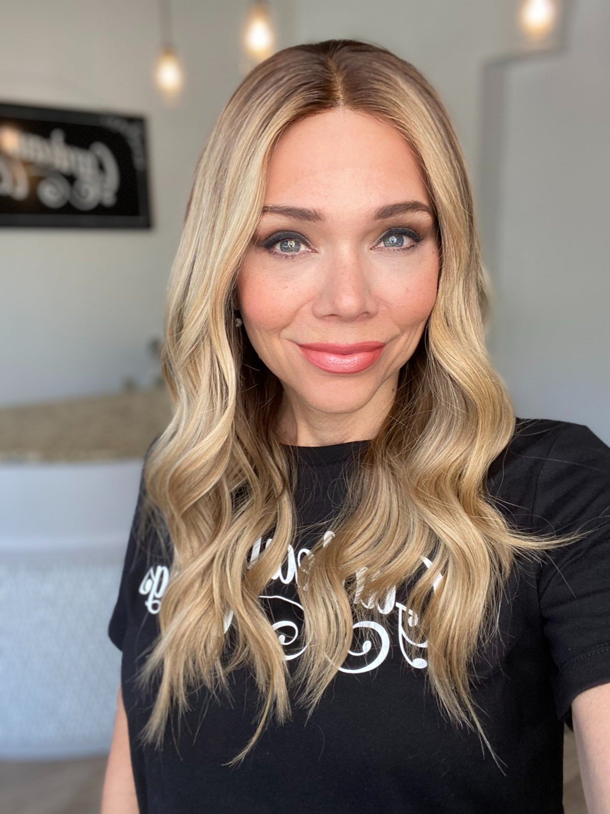 # 7920 GARDEAUX DELUXE LACE TOP WIG (SMALL CAP)