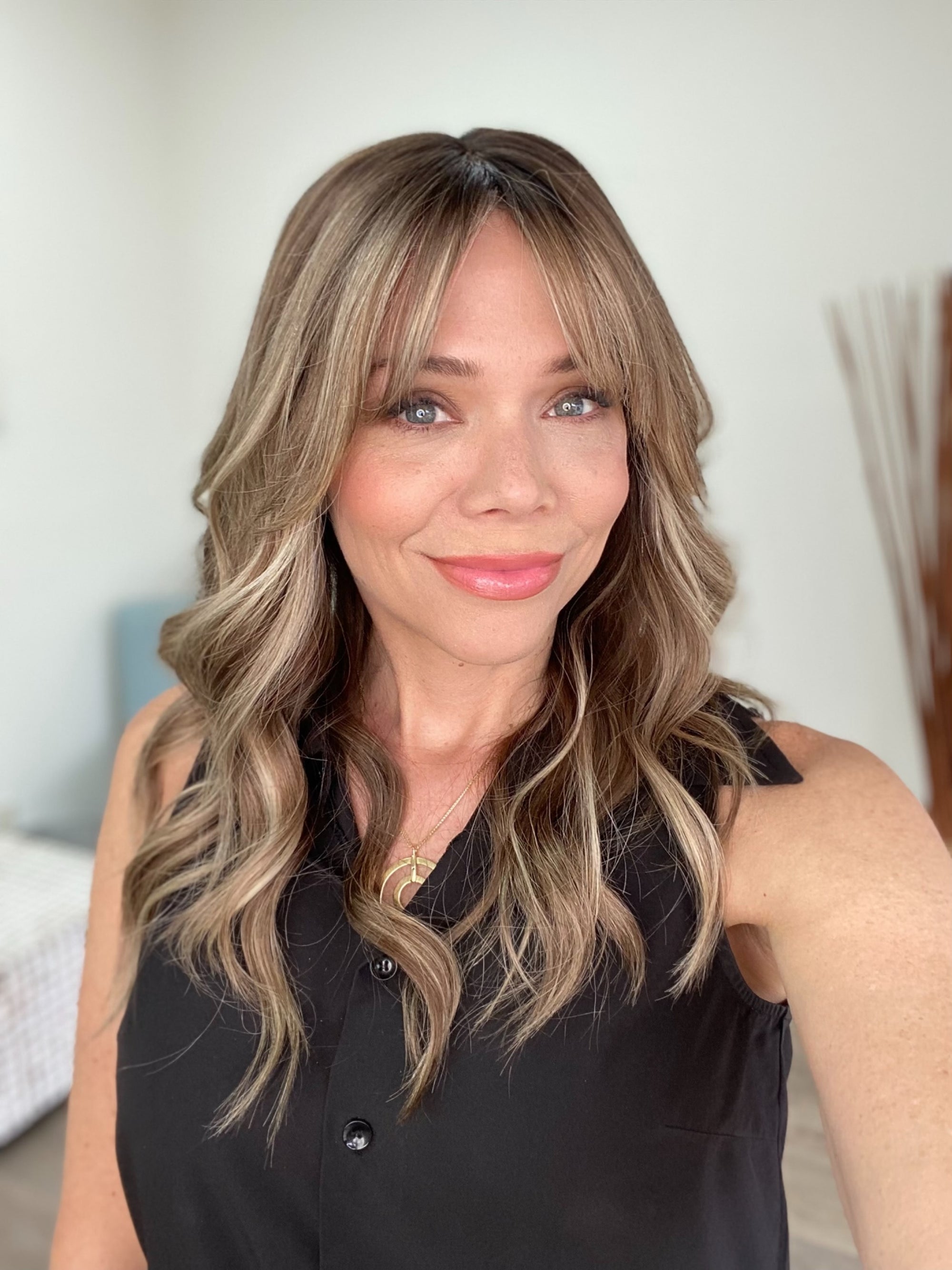 # 8695 GARDEAUX DELUXE HAND TIED DOUBLE MONO TOP WIG (SMALL CAP)