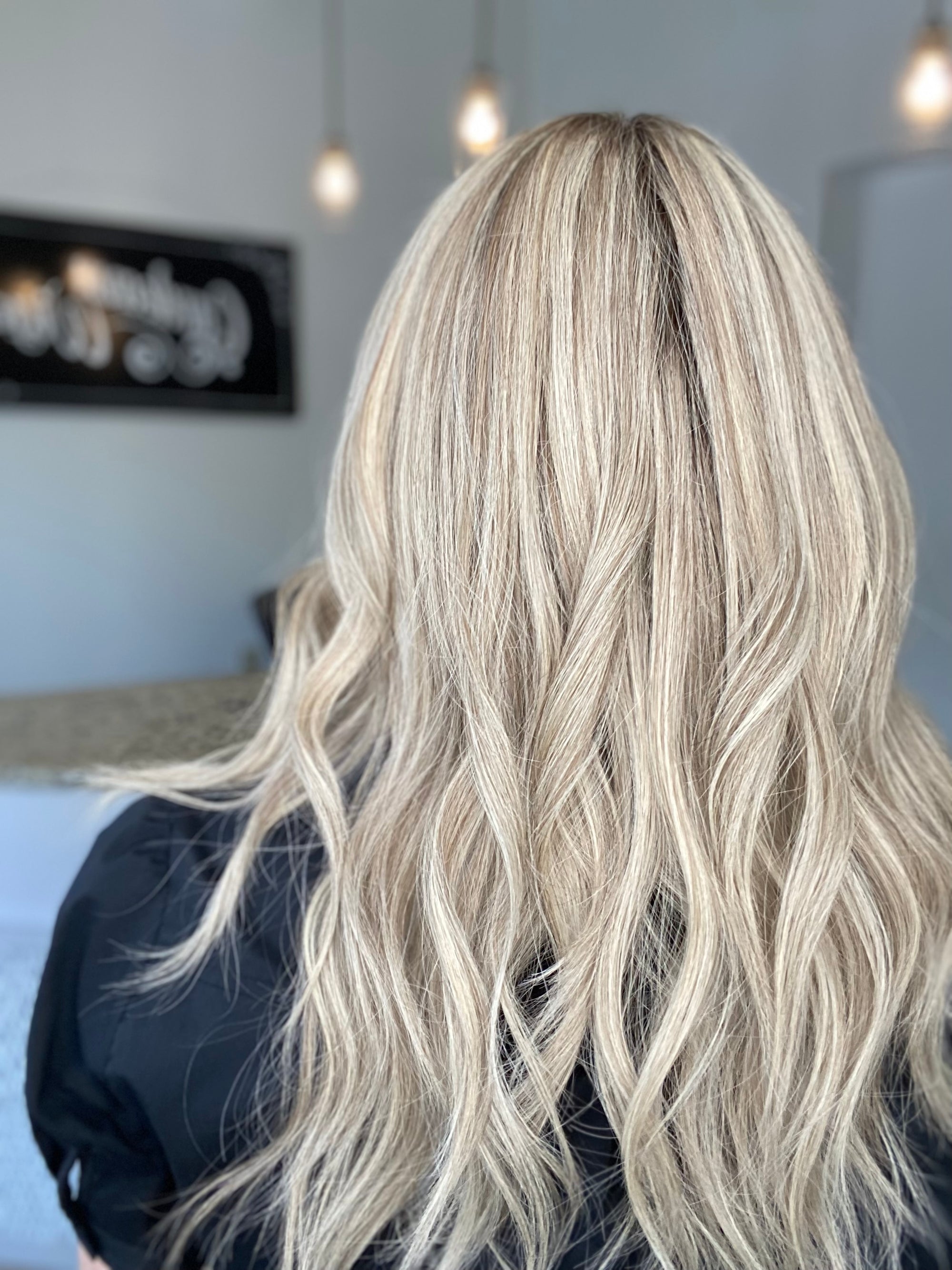 STOCK # JL2-325B GARDEAUX DELUXE HAND TIED SILICONE LINED WIG (MEDIUM CAP)