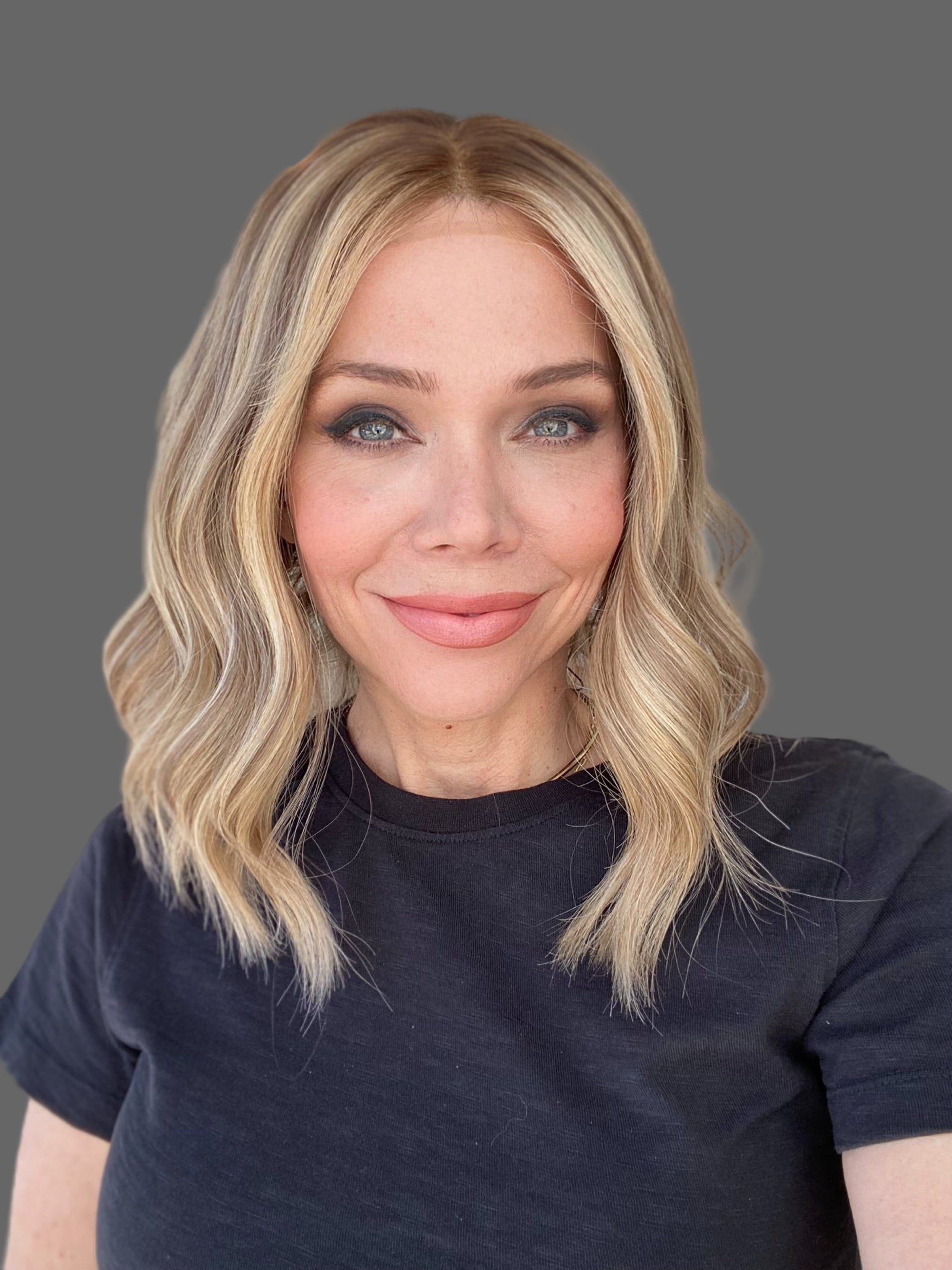 # 8160 GARDEAUX DELUXE HAND TIED, SILICONE LINED GRIPPER WIG (MEDIUM CAP)