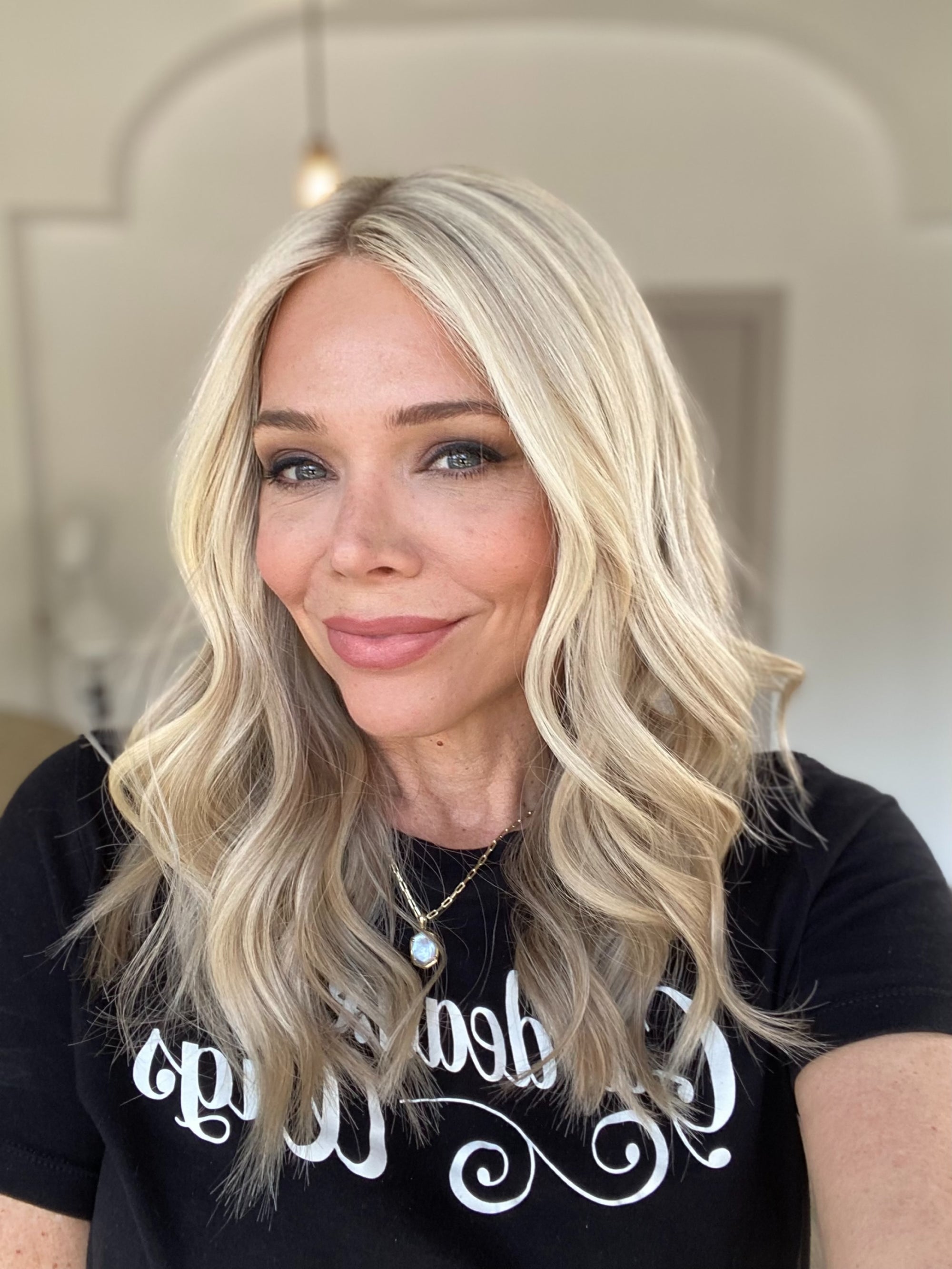 # 8551 GARDEAUX DELUXE HAND TIED MONO TOP WIG (MEDIUM CAP)