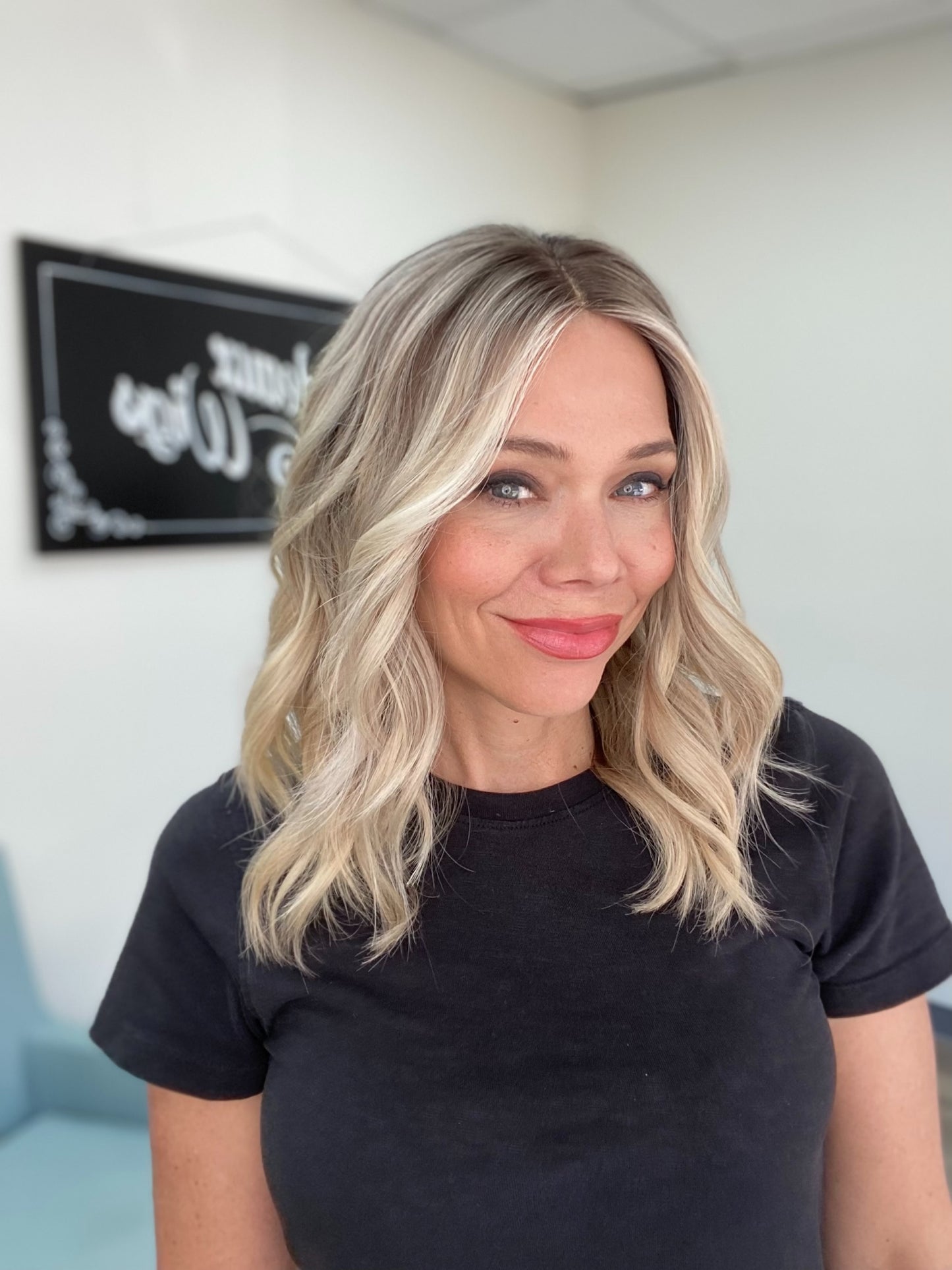 # 8735 GARDEAUX DELUXE HAND TIED MONO TOP WIG (MEDIUM CAP)