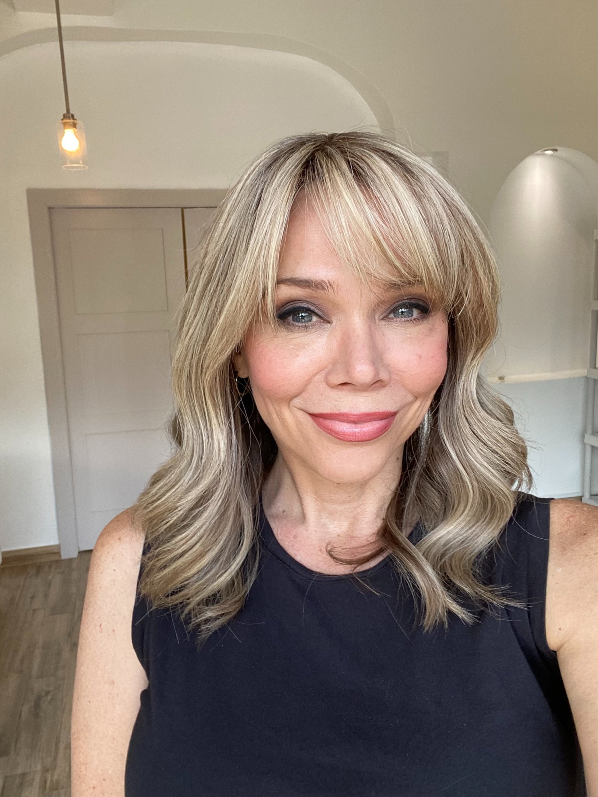 # 8523 GARDEAUX DELUXE HAND TIED MONO TOP WIG (SMALL CAP)