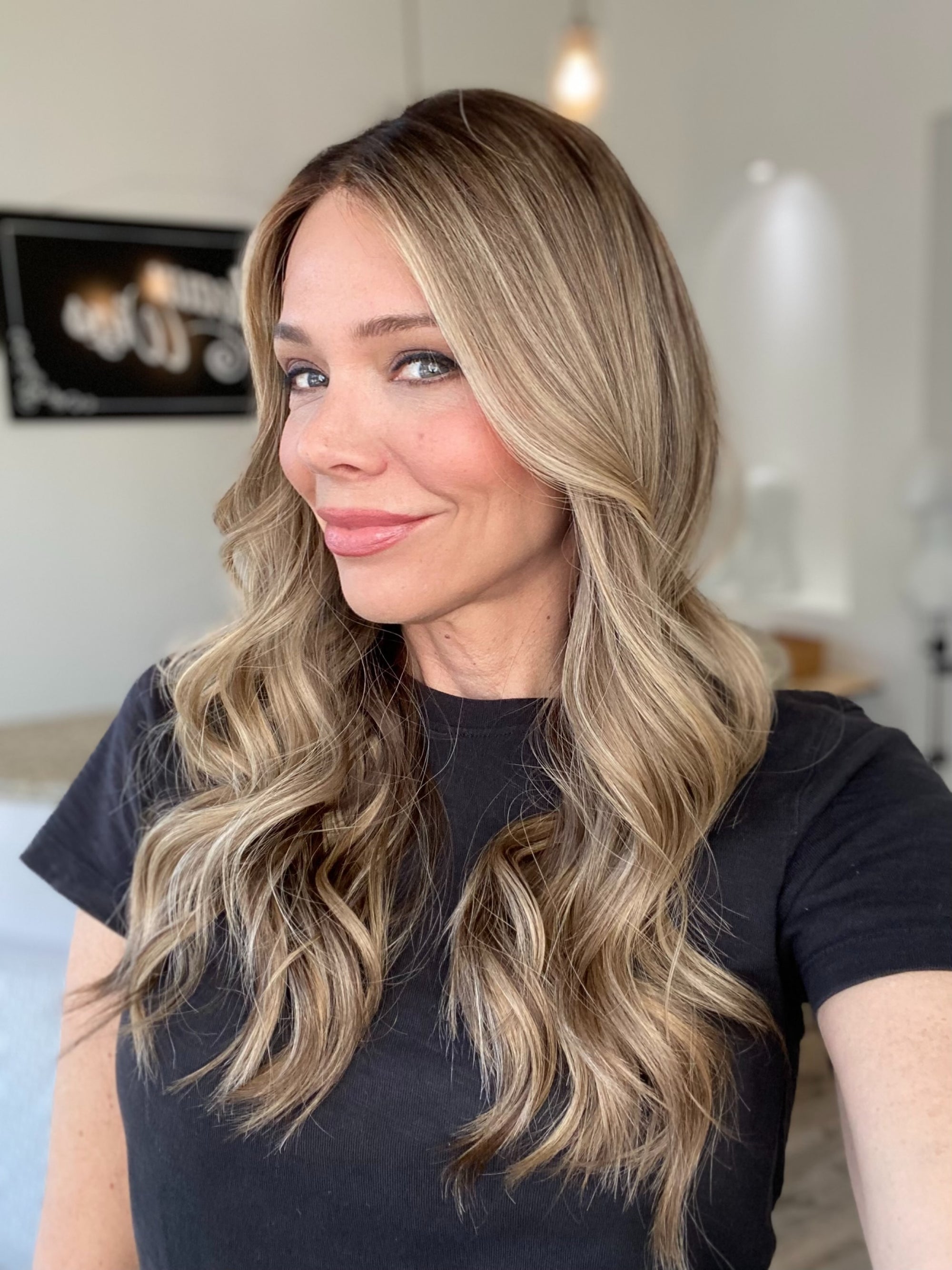# G-8563 GARDEAUX DELUXE LACE TOP WIG (MEDIUM CAP)
