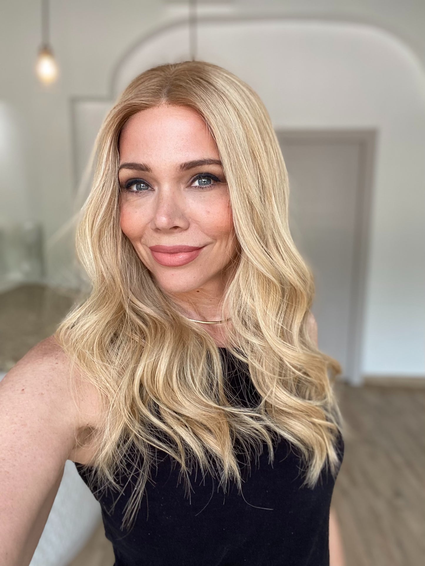 STOCK # JL6-301.14 GARDEAUX DELUXE HAND TIED MONO TOP WIG (MEDIUM CAP)