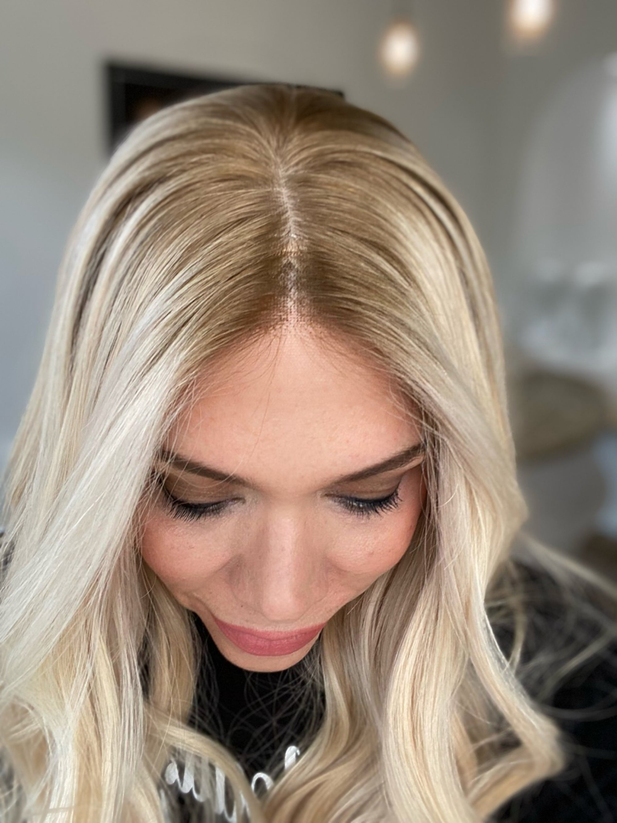 STOCK # JST300 GARDEAUX DELUXE SILK TOP LACE FRONT WIG (MEDIUM CAP)