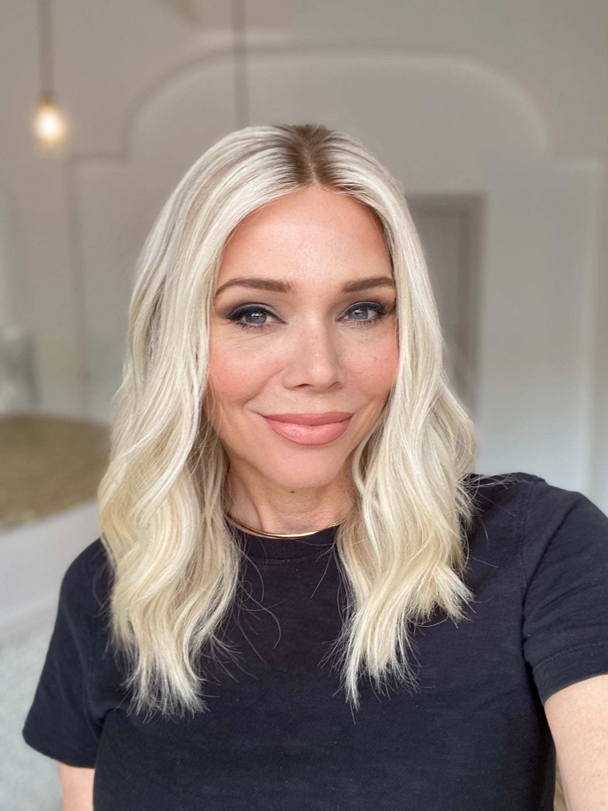 # 8315 GARDEAUX DELUXE LACE TOP WIG  (MEDIUM CAP)