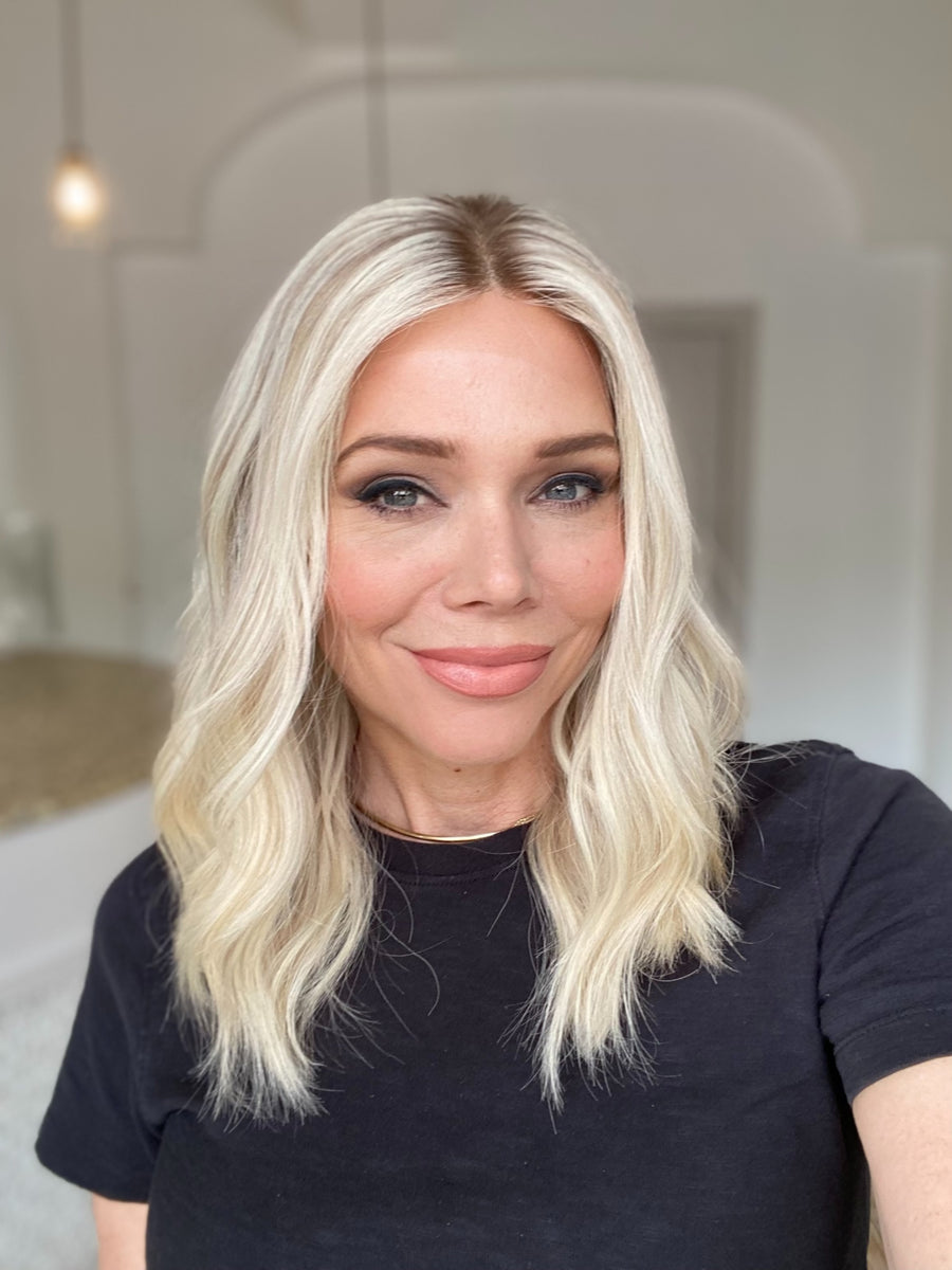 # 8315 GARDEAUX DELUXE LACE TOP WIG  (MEDIUM CAP)