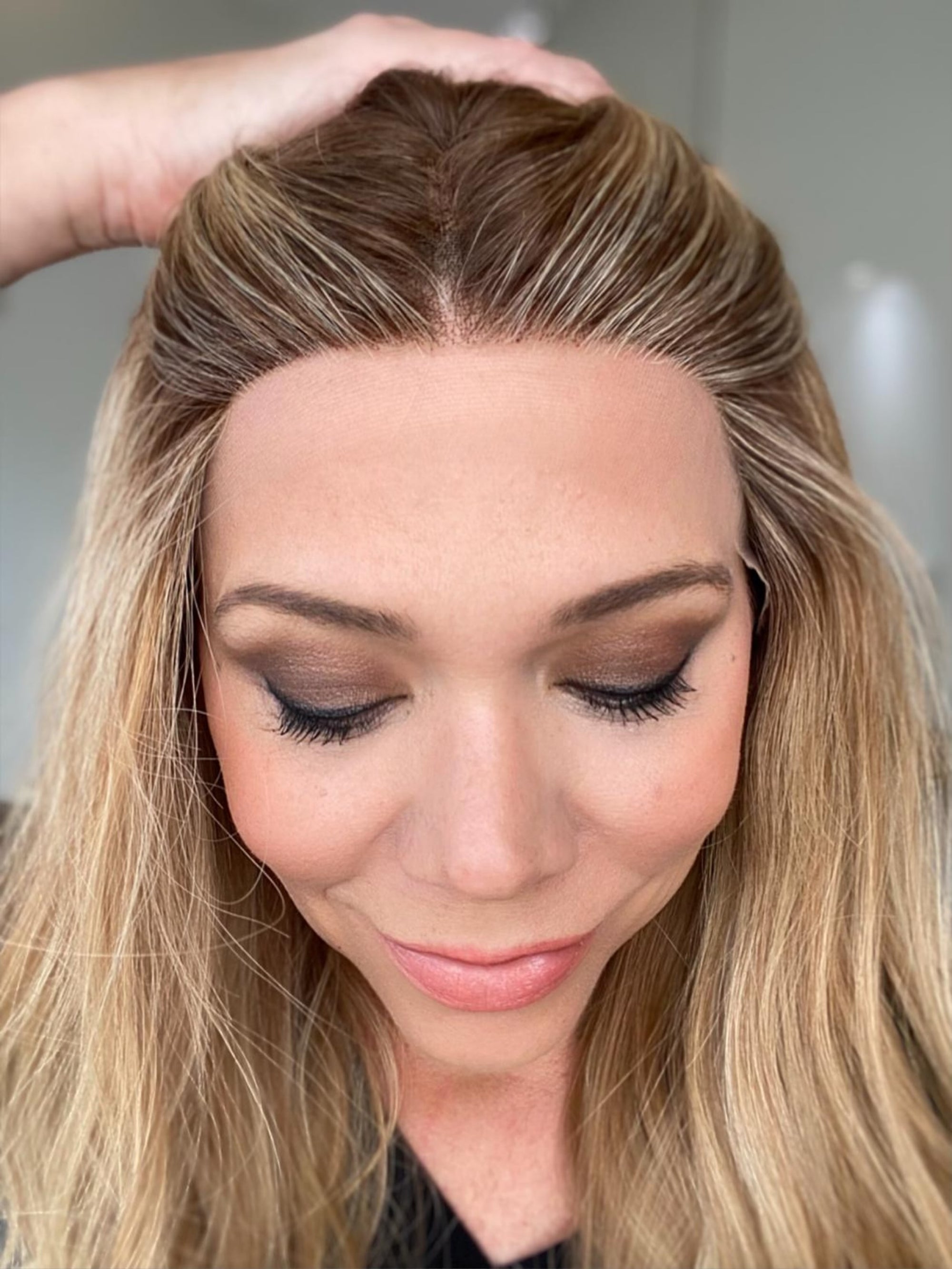 STOCK # JL-357.14 GARDEAUX DELUXE LACE TOP WIG (MEDIUM CAP)