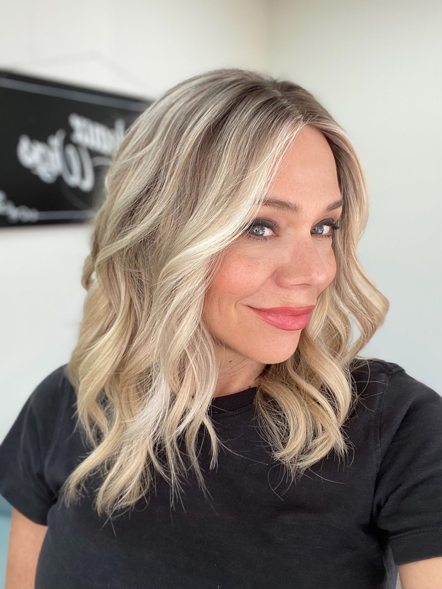 # 8735 GARDEAUX DELUXE HAND TIED MONO TOP WIG (MEDIUM CAP)