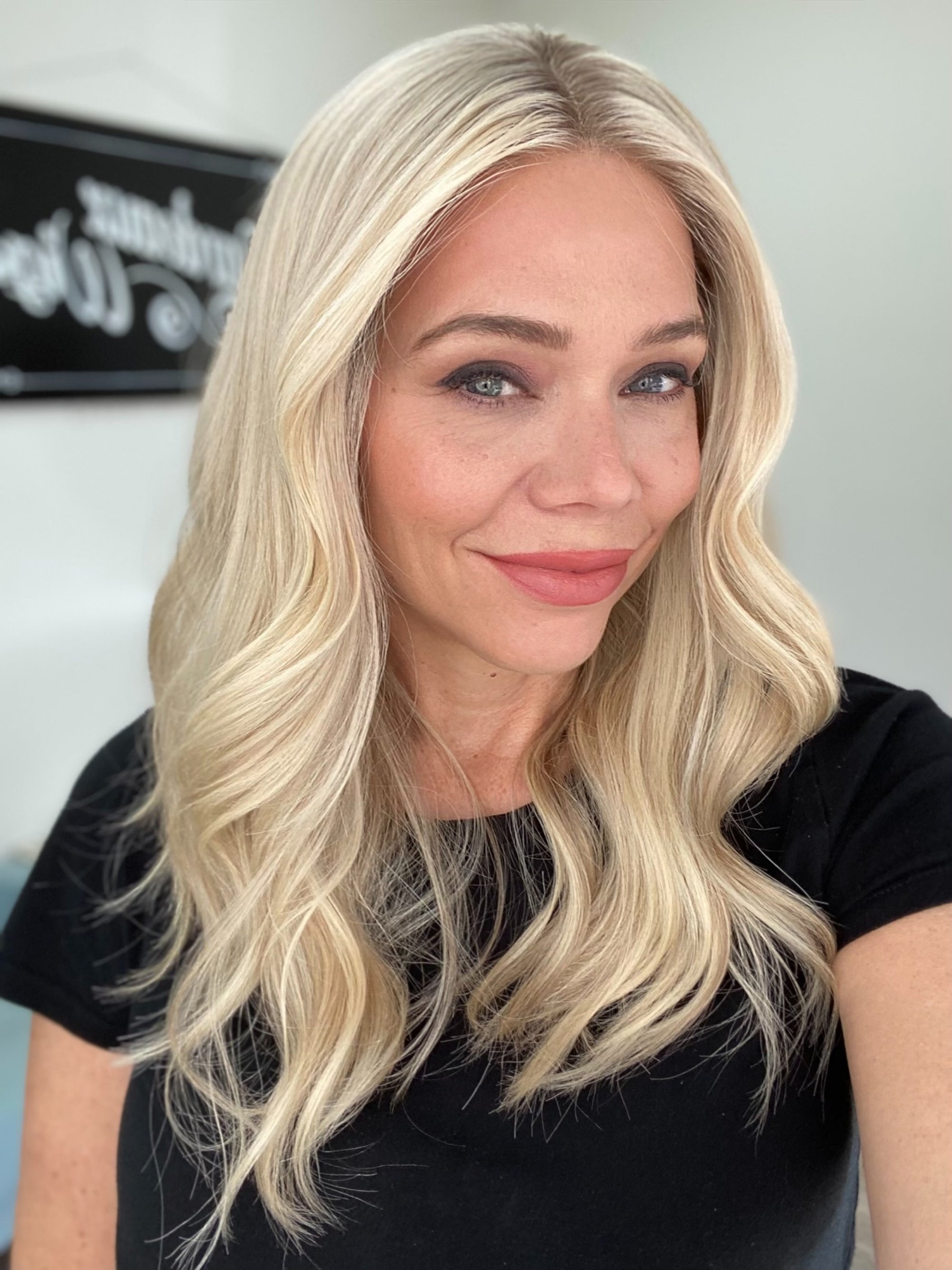 # 8728 GARDEAUX DELUXE HAND TIED MONO TOP WIG (MEDIUM CAP)