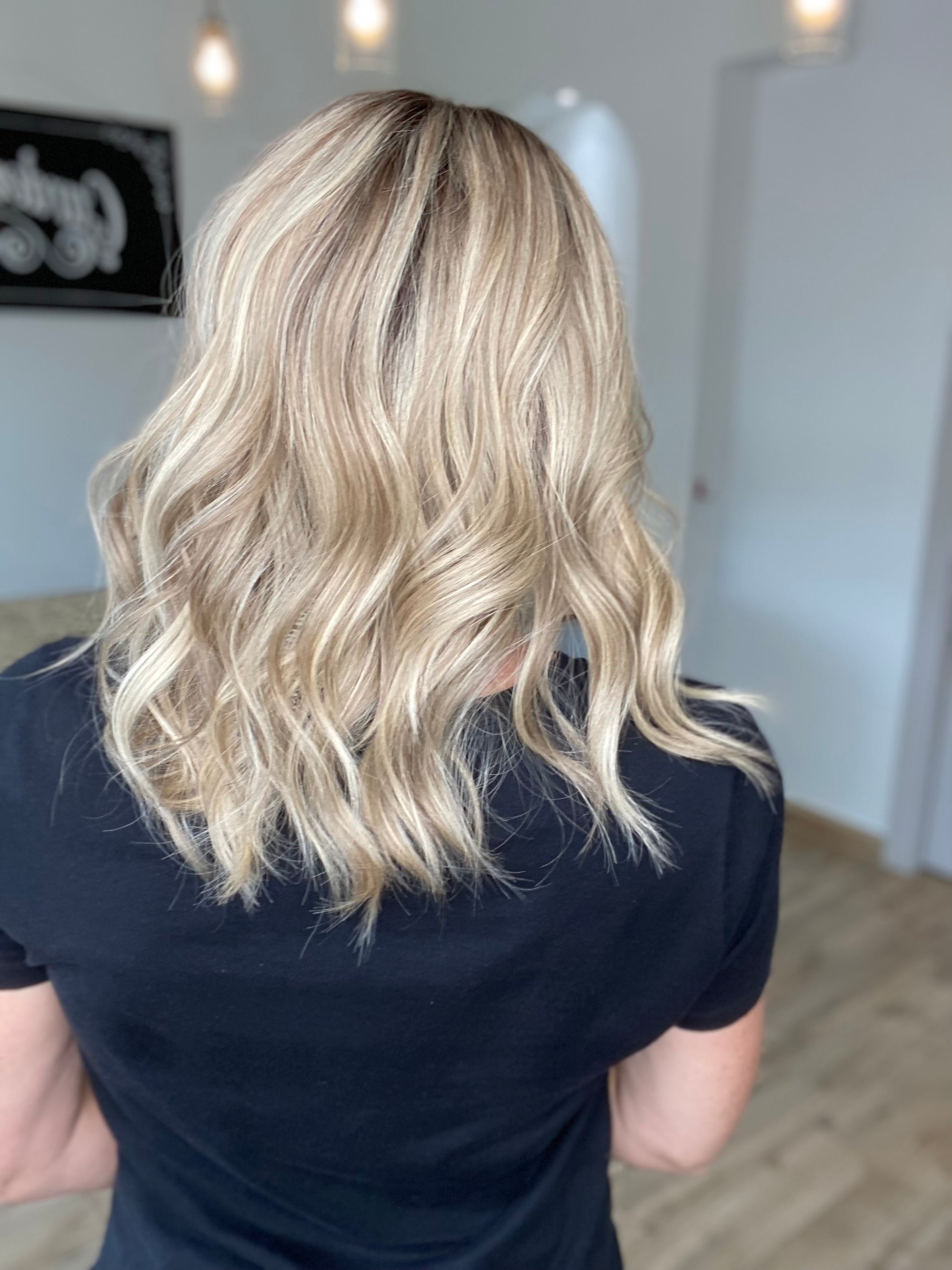 STOCK # JL-325.10 GARDEAUX DELUXE LACE TOP WIG (MEDIUM CAP)