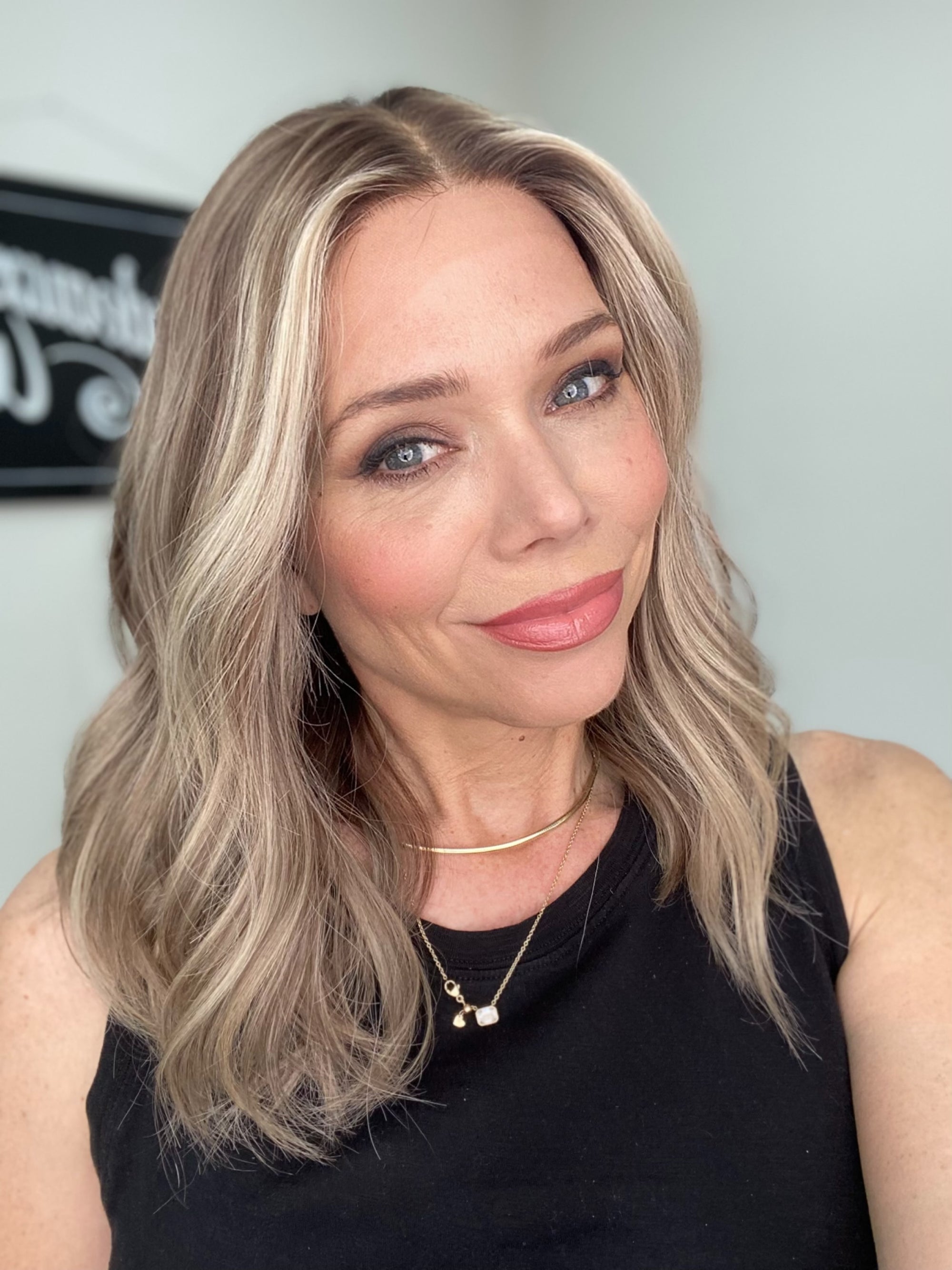 # 8668 GARDEAUX DELUXE LACE TOP WIG (MEDIUM CAP)