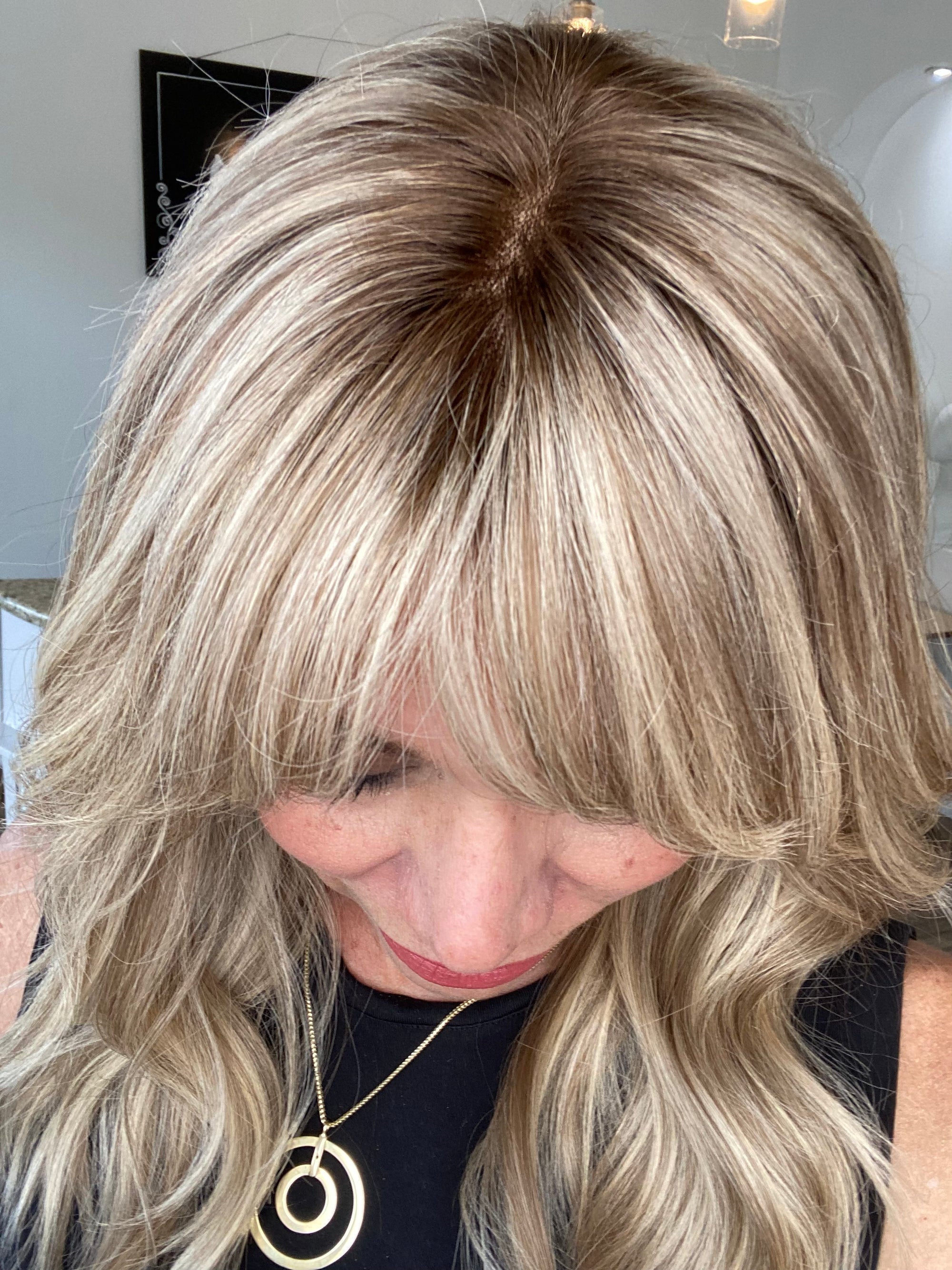 STOCK# JHM325B GARDEAUX DELUXE HAND TIED MONO TOP WIG (MEDIUM CAP)