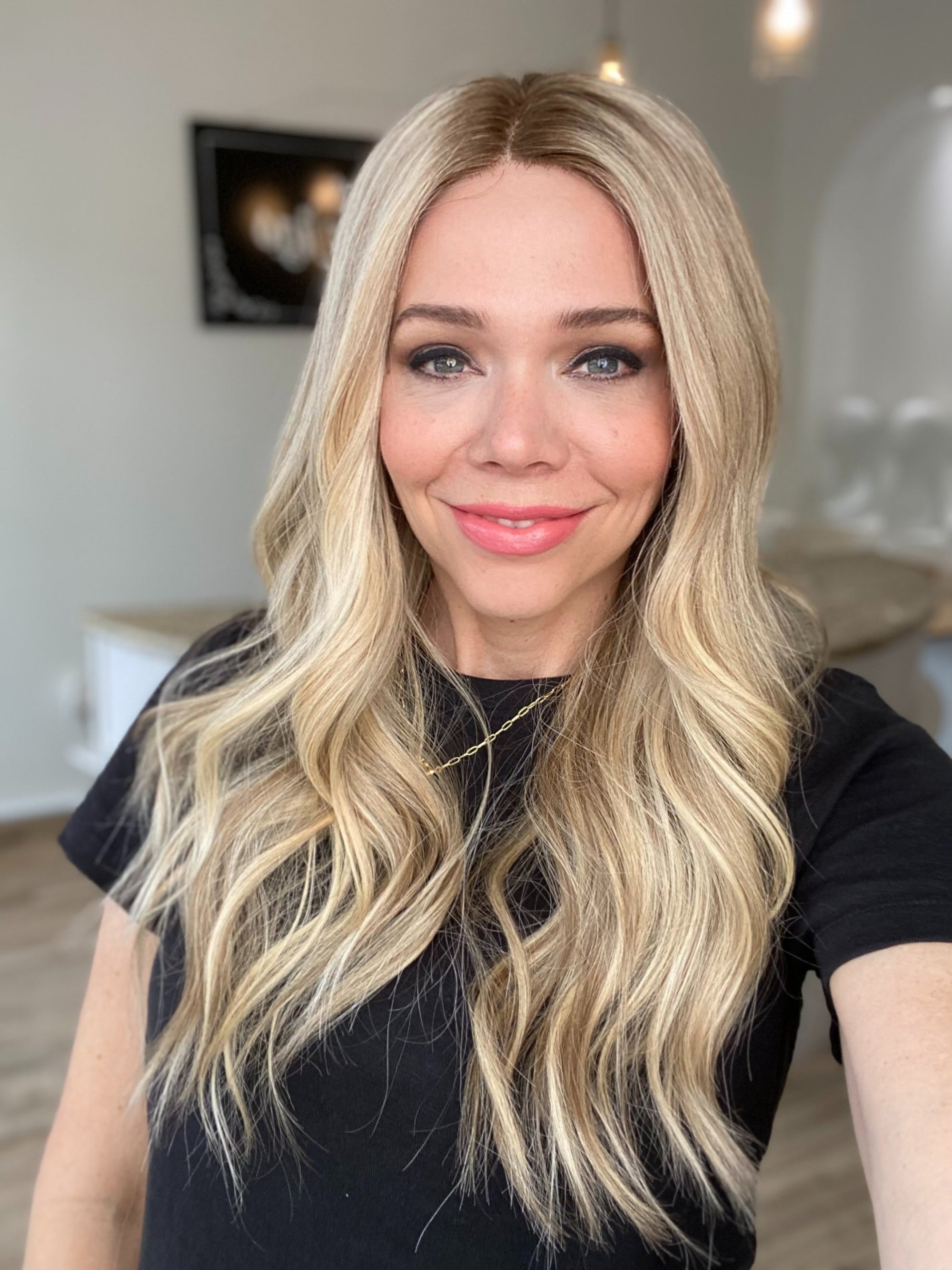 STOCK #JL6325 GARDEAUX DELUXE HAND TIED MONO TOP WIG (MEDIUM CAP)